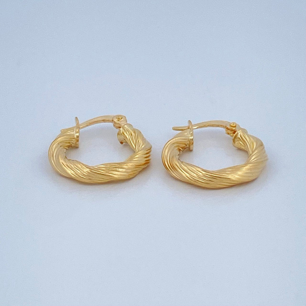 Mary Hoop Earrings 1.5gr / 3/4 in / 18K Gold $