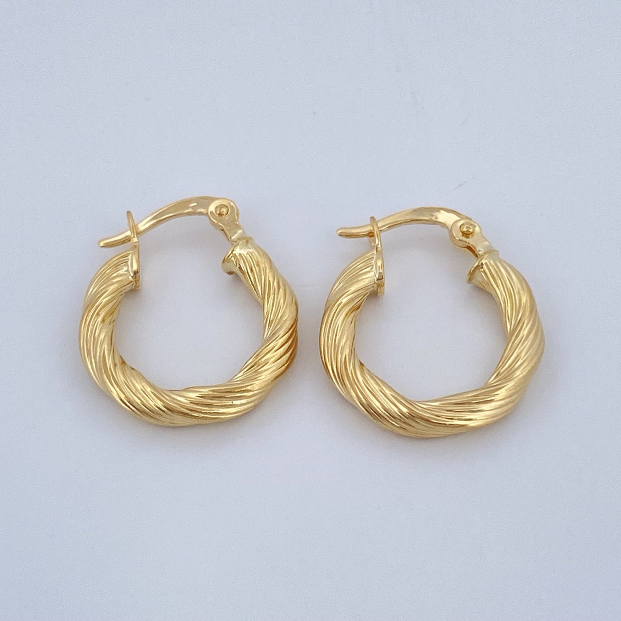 Mary Hoop Earrings 1.5gr / 3/4 in / 18K Gold $