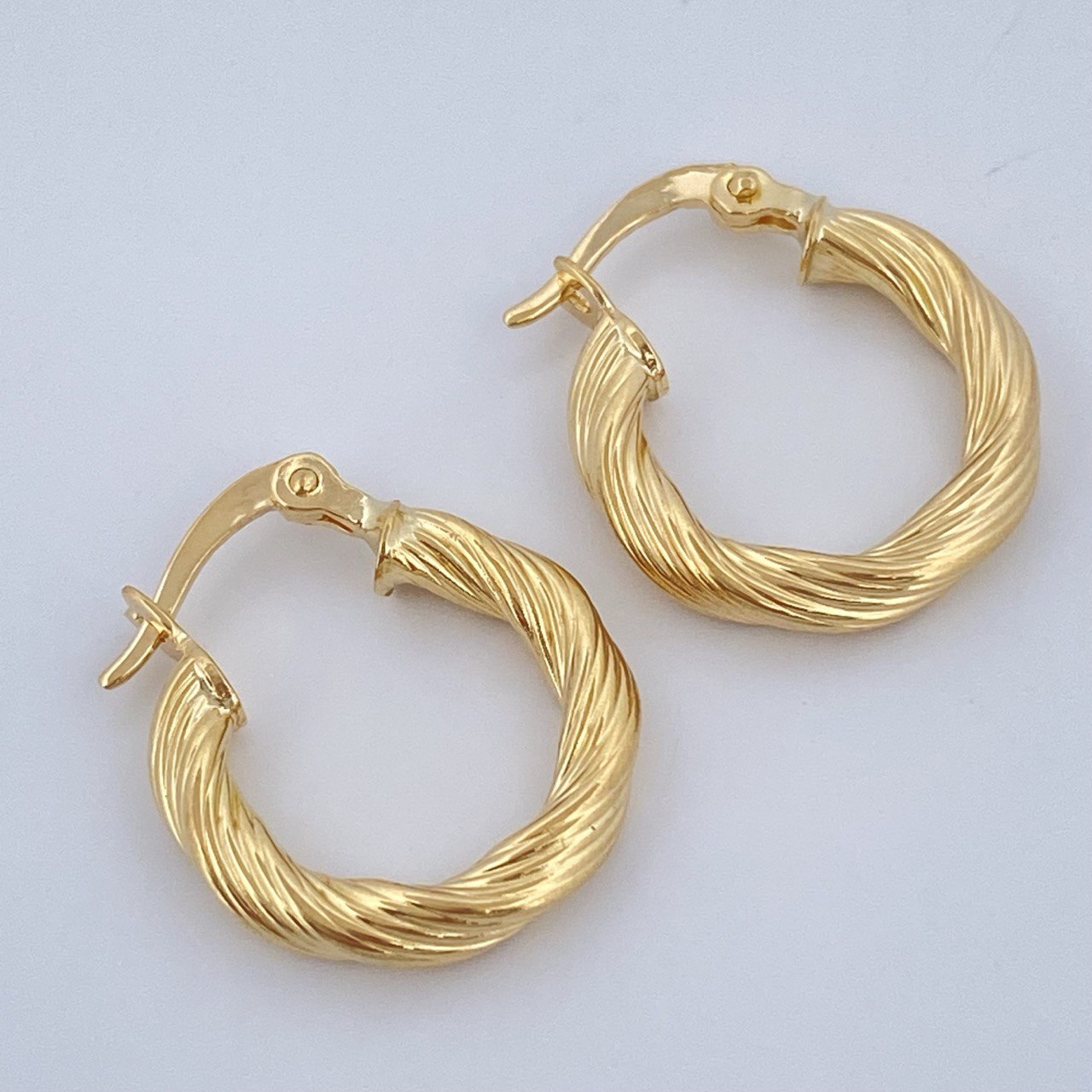 Mary Hoop Earrings 1.5gr / 3/4 in / 18K Gold $
