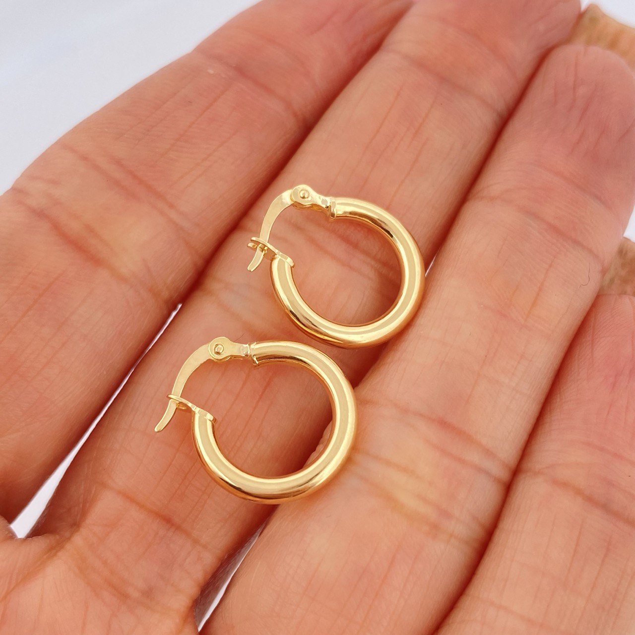 Jass Hoop Earrings 1.3gr / 3/4 in / 18K Gold $
