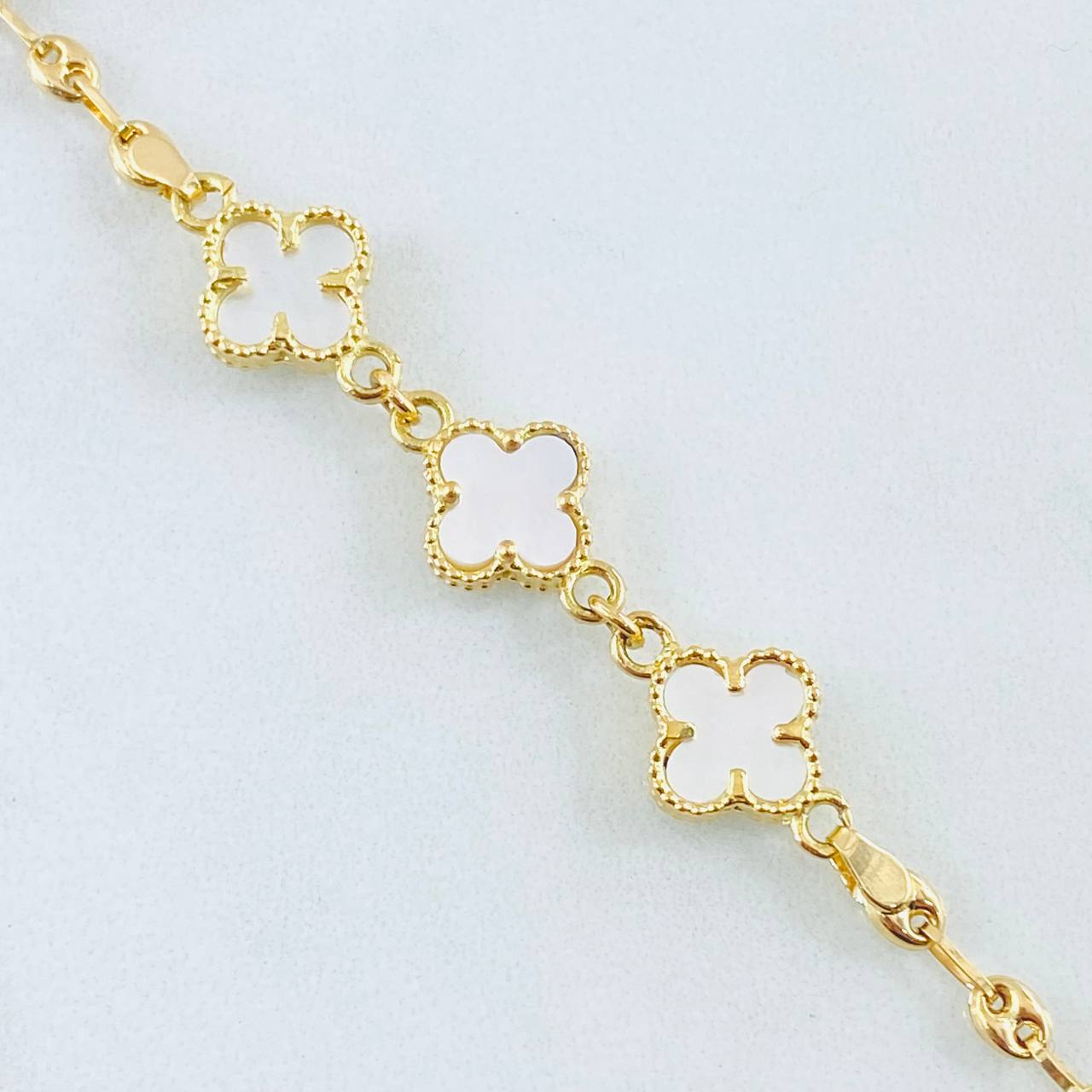 Bracelet GC White Clover 4.95gr / 7.3in / 18K Yellow Gold Nac.Esp. ©