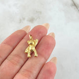 Pendant Bear Hand Up 0.75gr / 1.0in / 18K Gold ©