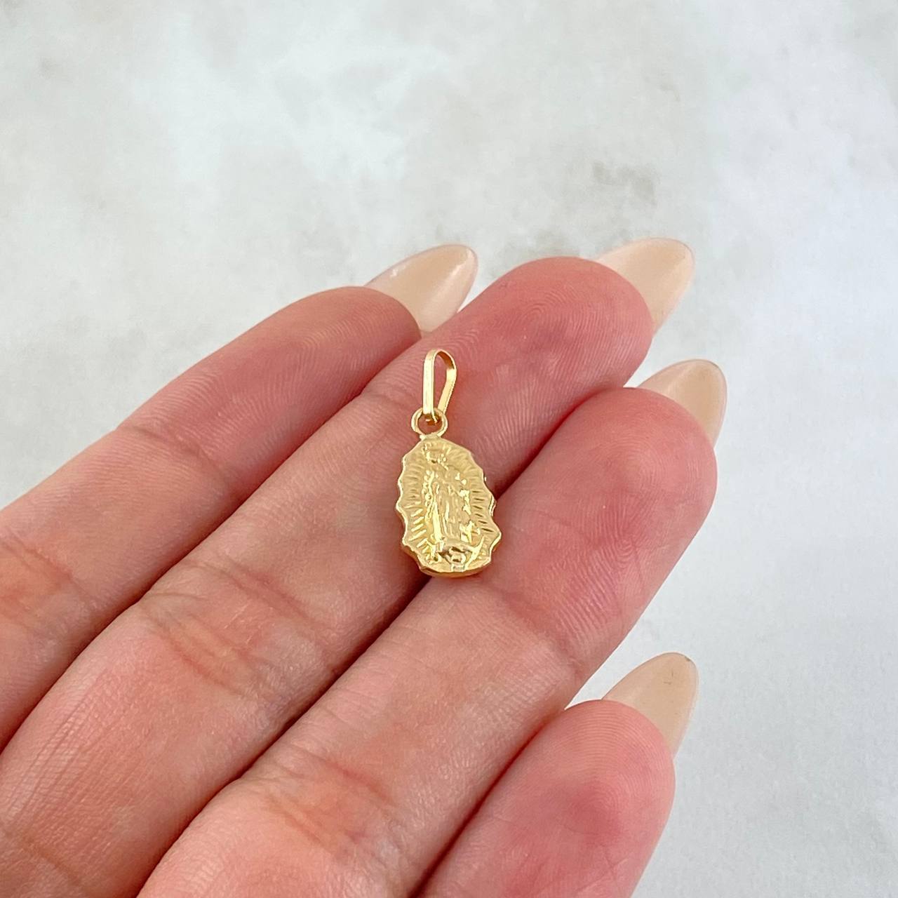 Dije Virgen Guadalupe 0.55gr / 3/4 in / Oro Amarillo 18K *