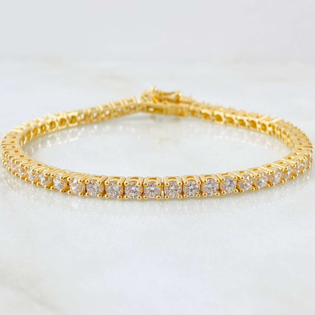 Tennis Bracelet 18.95gr / 7.1in / 18K Gold +0$