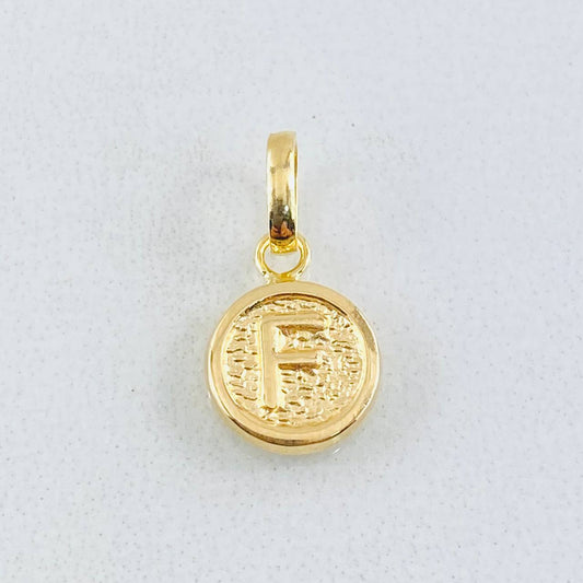 Dije Letra F 0.35gr / 1/2 in / Oro Amarillo 18K