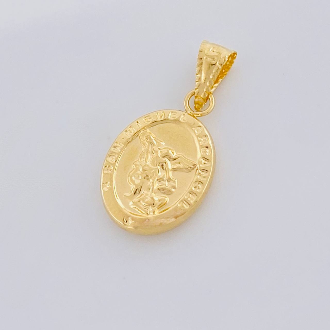 Dije San Miguel Arcangel 0.95g / 1 in Oro Amarillo 18K