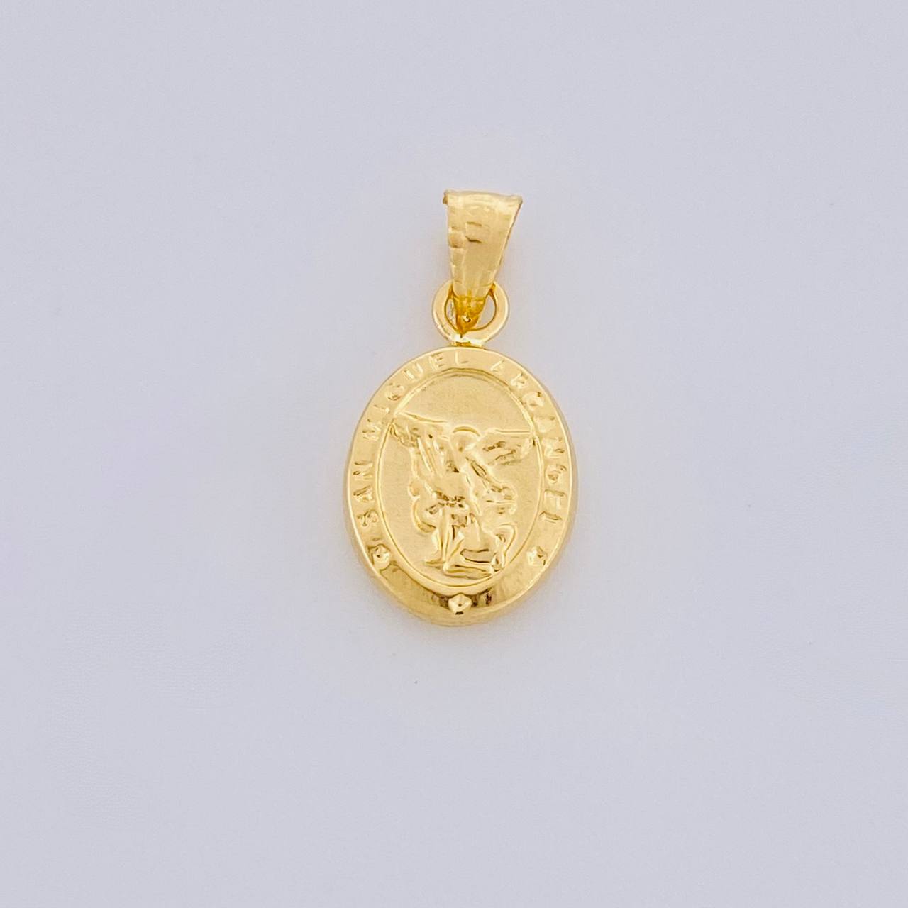 Dije San Miguel Arcangel 0.55g / 3/4 in Oro Amarillo 18K