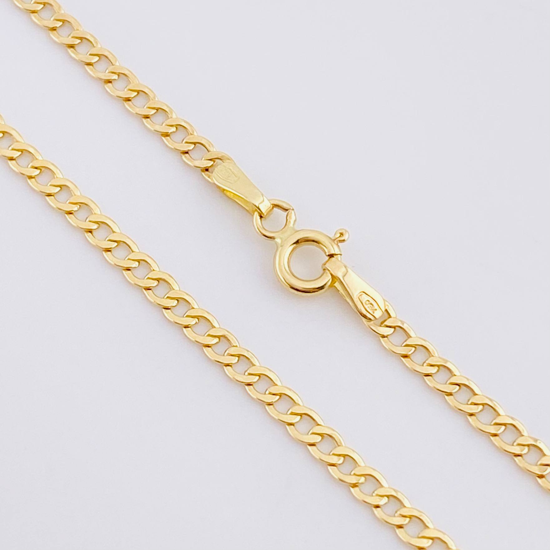 Cadena Cubana 2.05g / 49.7 cm / 2.4mm Oro Amarillo 18K