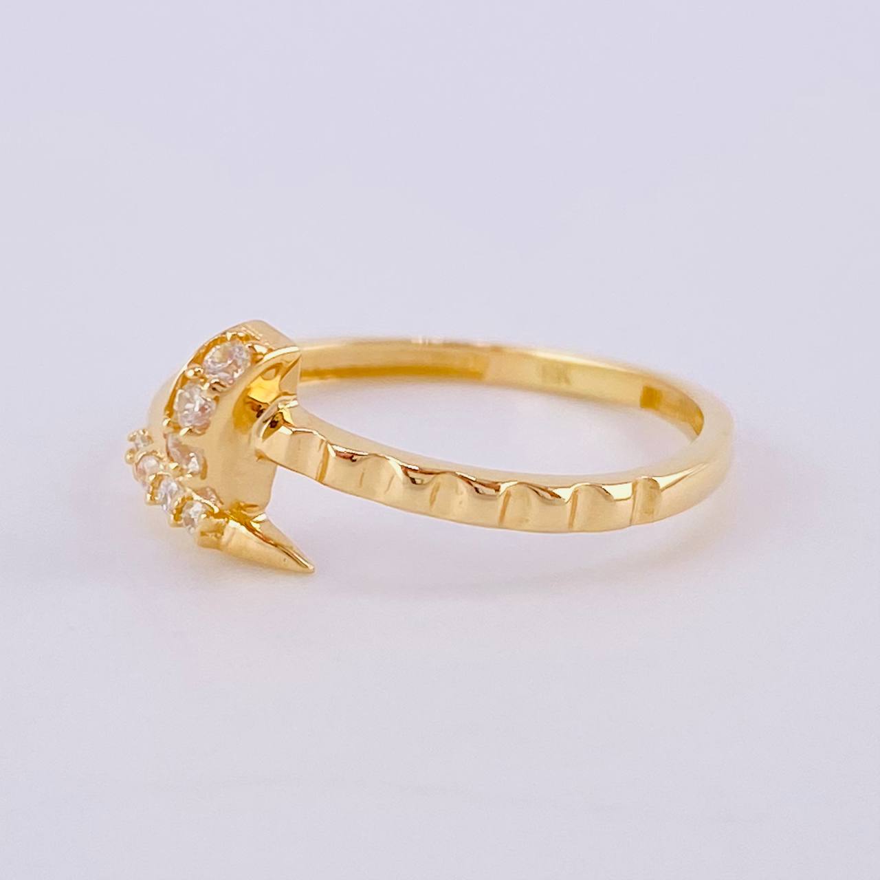 Anillo Clavo 1.55gr / T6 1/2 / Oro Amarillo 18K ©