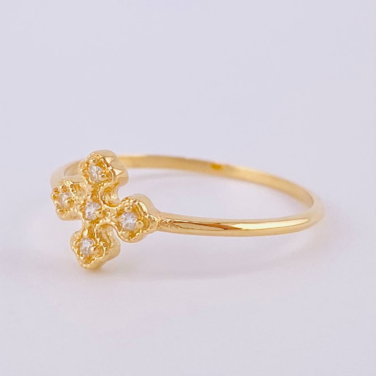 Anillo Crúz Floreada 1.1 g / T6 Oro Amarillo 18K
