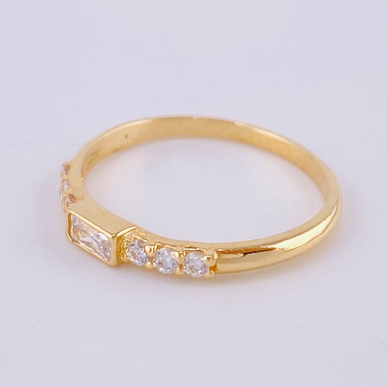 Anillo Baguette Seis Estrellas 1.65gr / T7 1/2 / Oro Amarillo 18K *