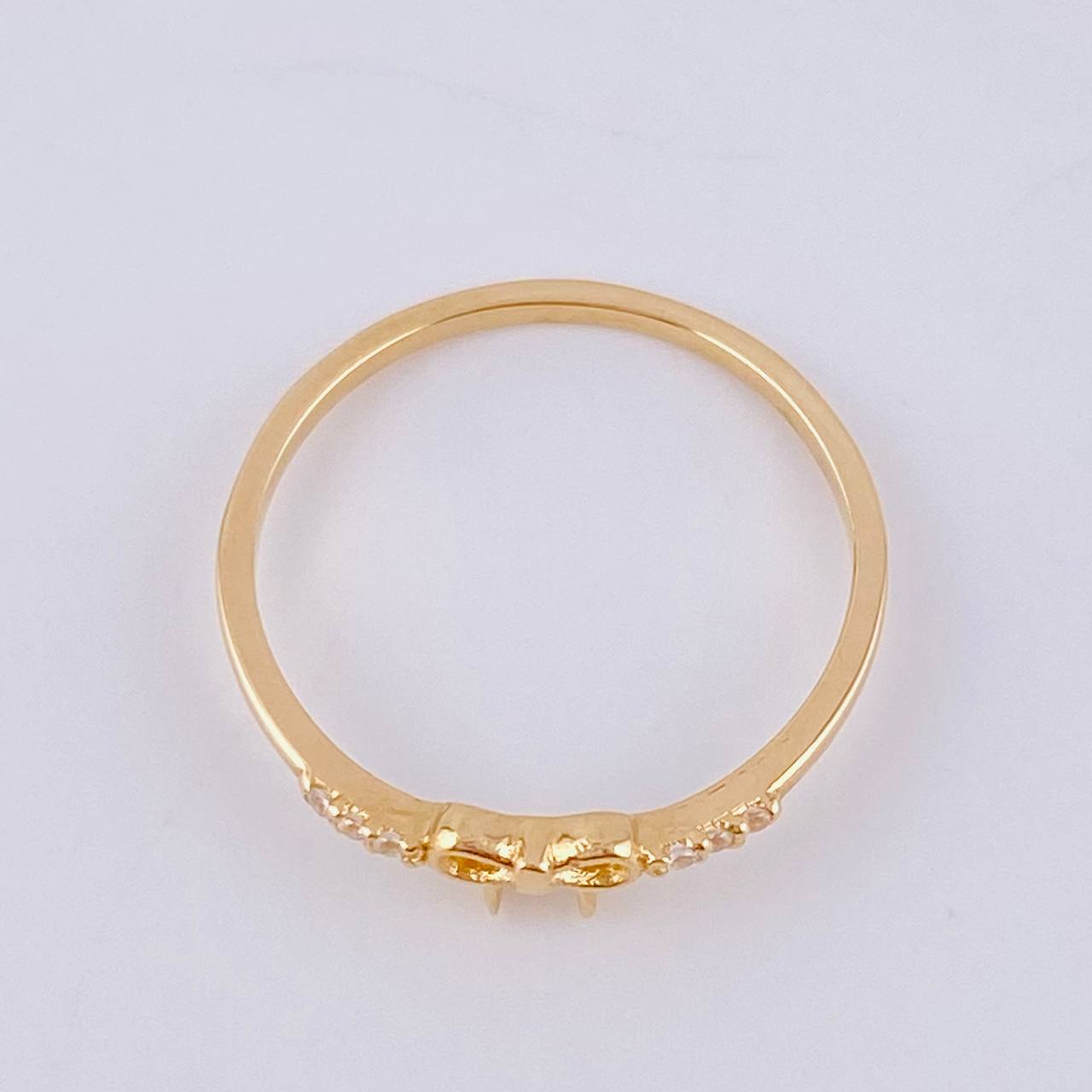 Anillo Moño 1.15 g / T7 1/2 Oro Amarillo 18K