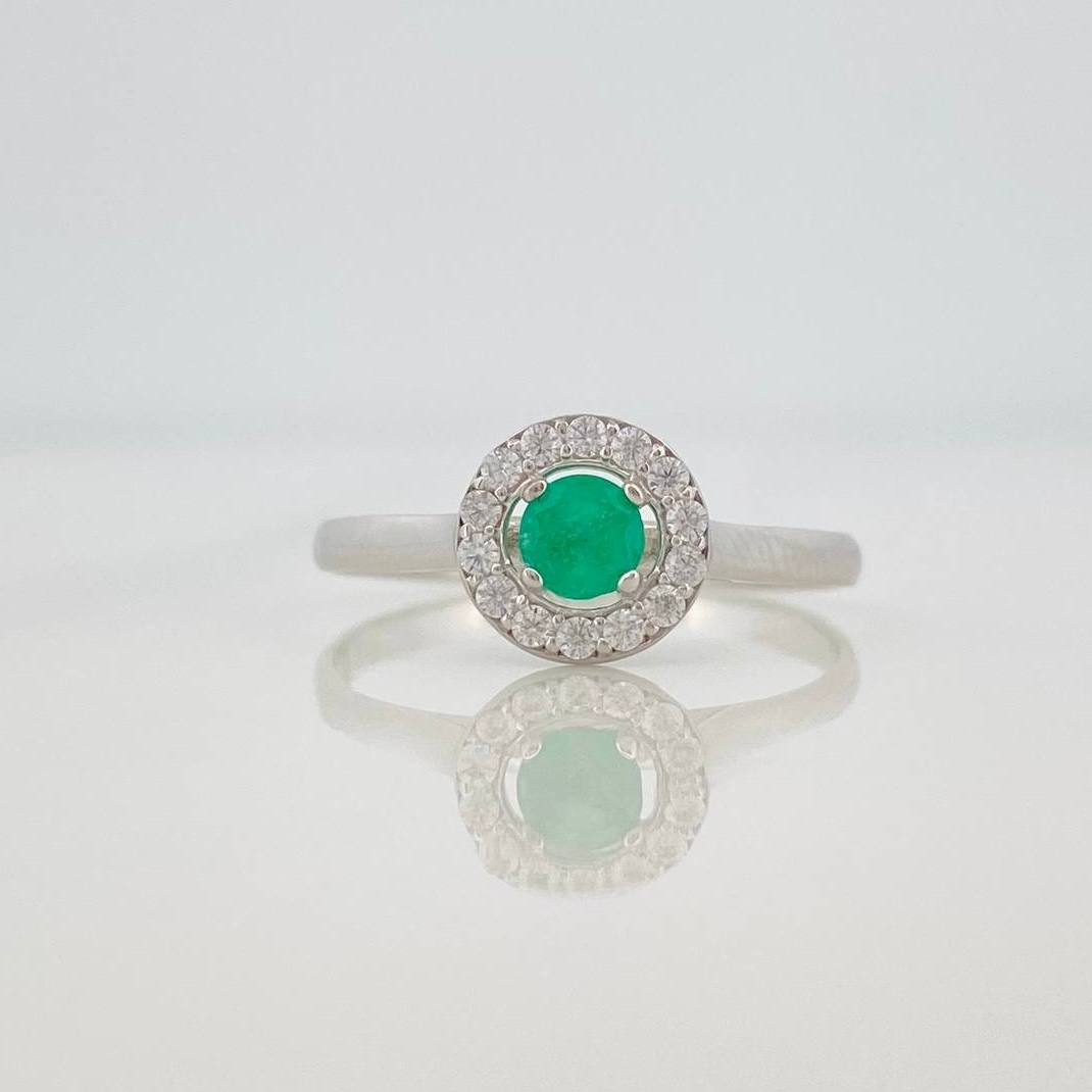 Anillo Solitario Halo Esmeralda 14 Pts 1 g / T6 Plata 925