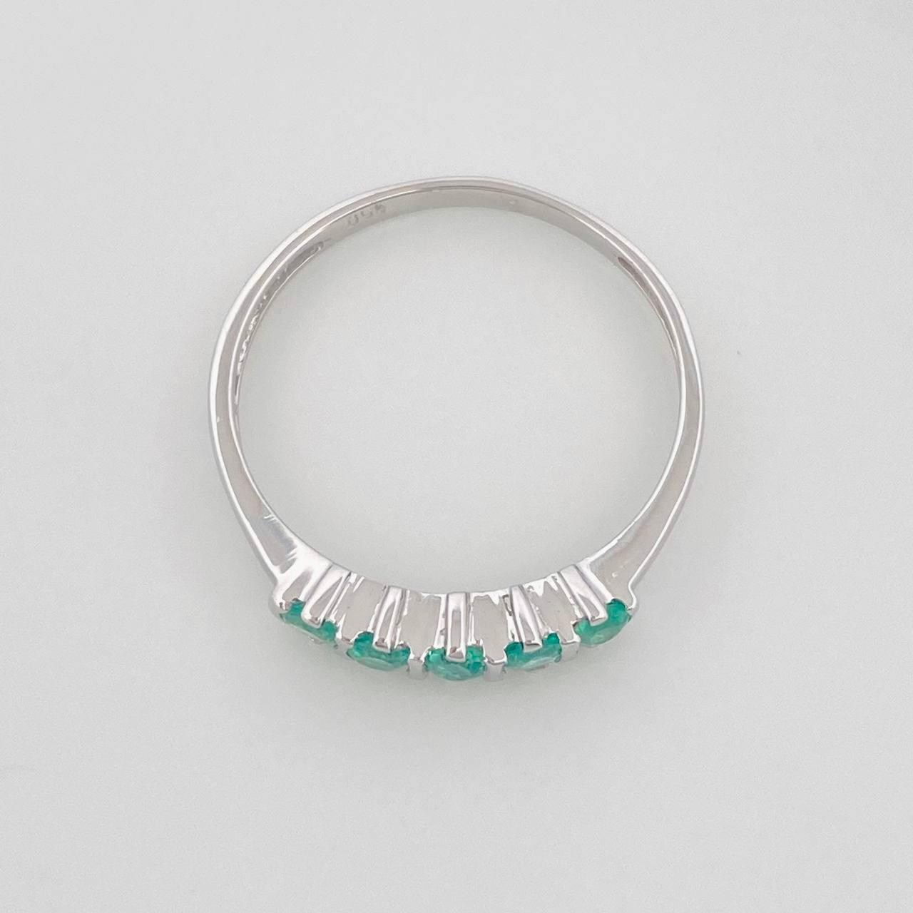 Accordion Ring Emerald 45 Pts 1.4 g / Size 7 1/2 Silver 925