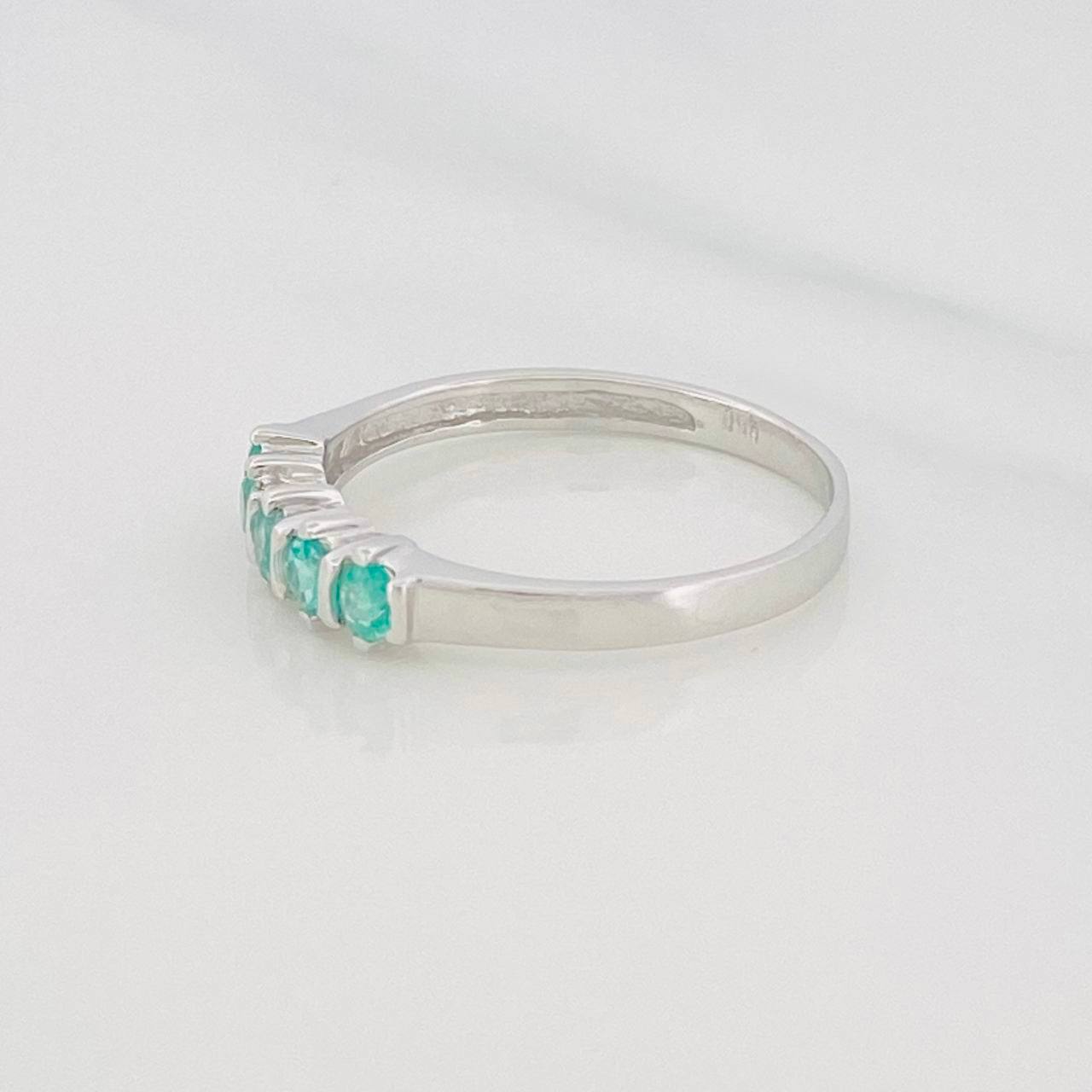 Accordion Ring Emerald 45 Pts 1.4 g / Size 7 1/2 Silver 925