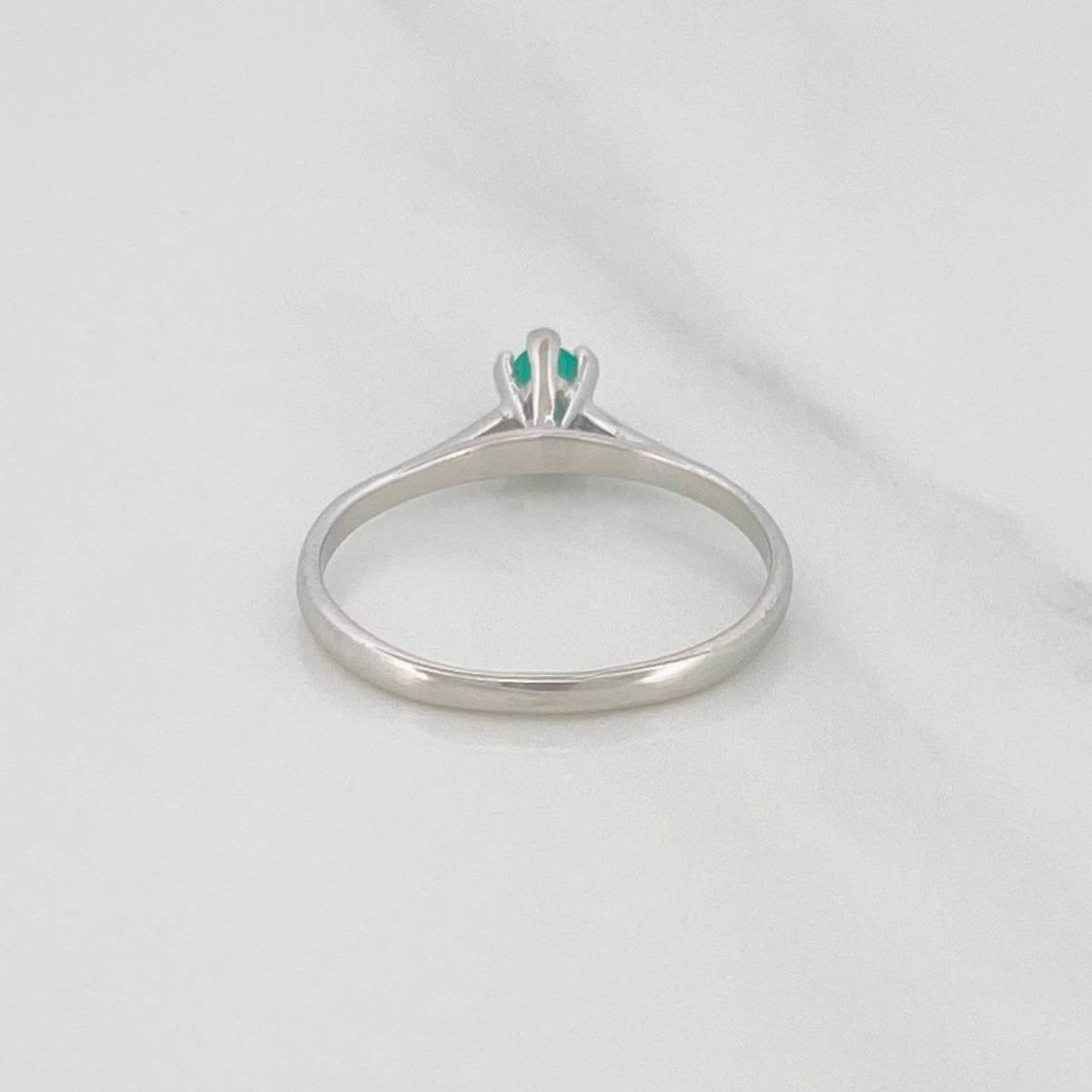 Anillo Solitario Ovalo Esmeralda Pts 1.2 g / T7 Plata 925