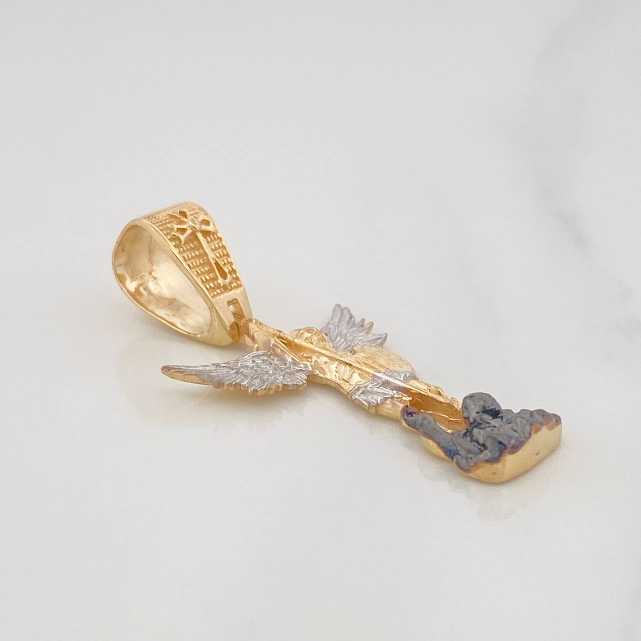 Dije San Miguel Arcángel 4.85 g / 1 1/2 in Tres Oros 18K