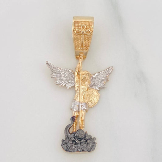 Dije San Miguel Arcángel 4.85 g / 1 1/2 in Tres Oros 18K