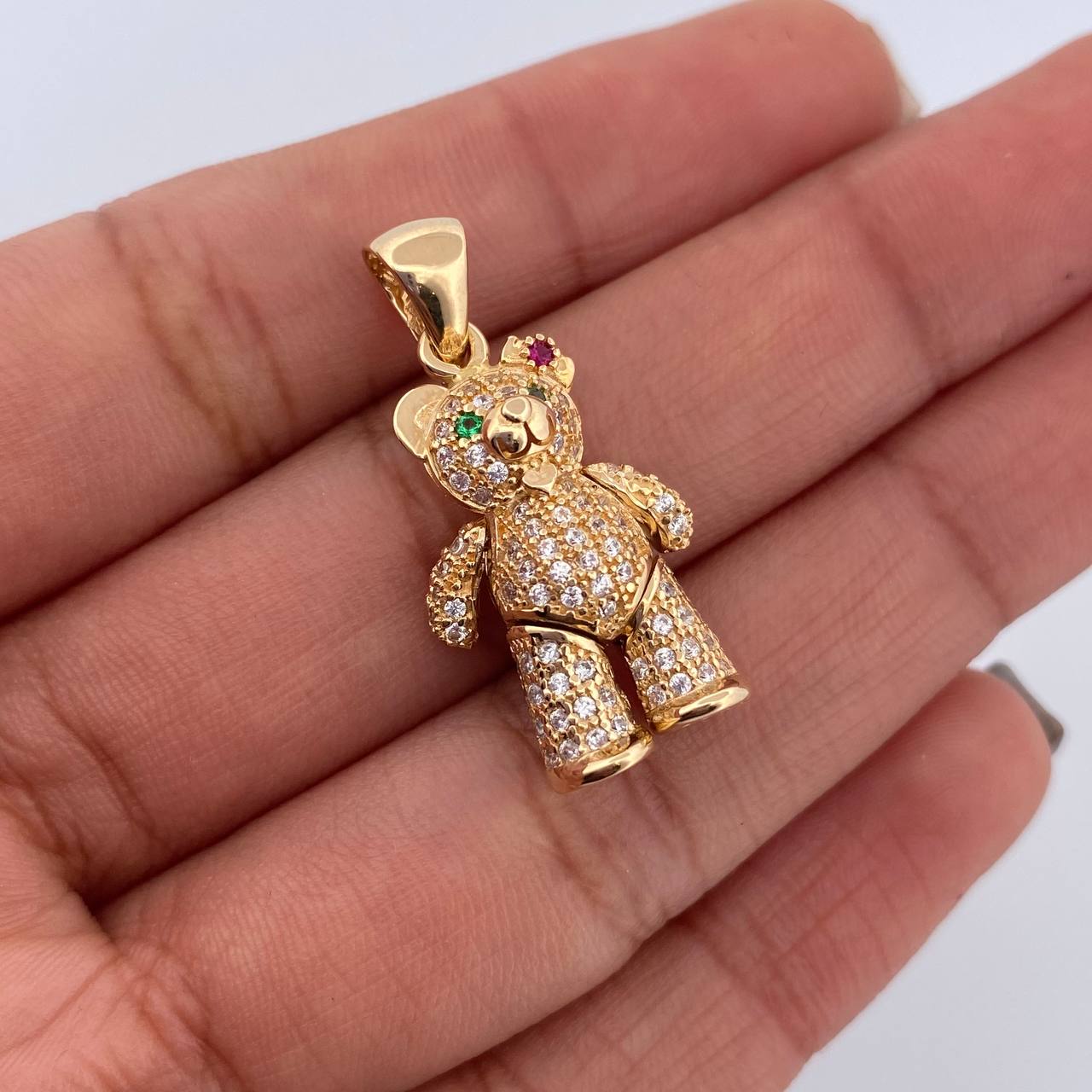 Pendant 4.7gr / 1.2in / 18K Gold &