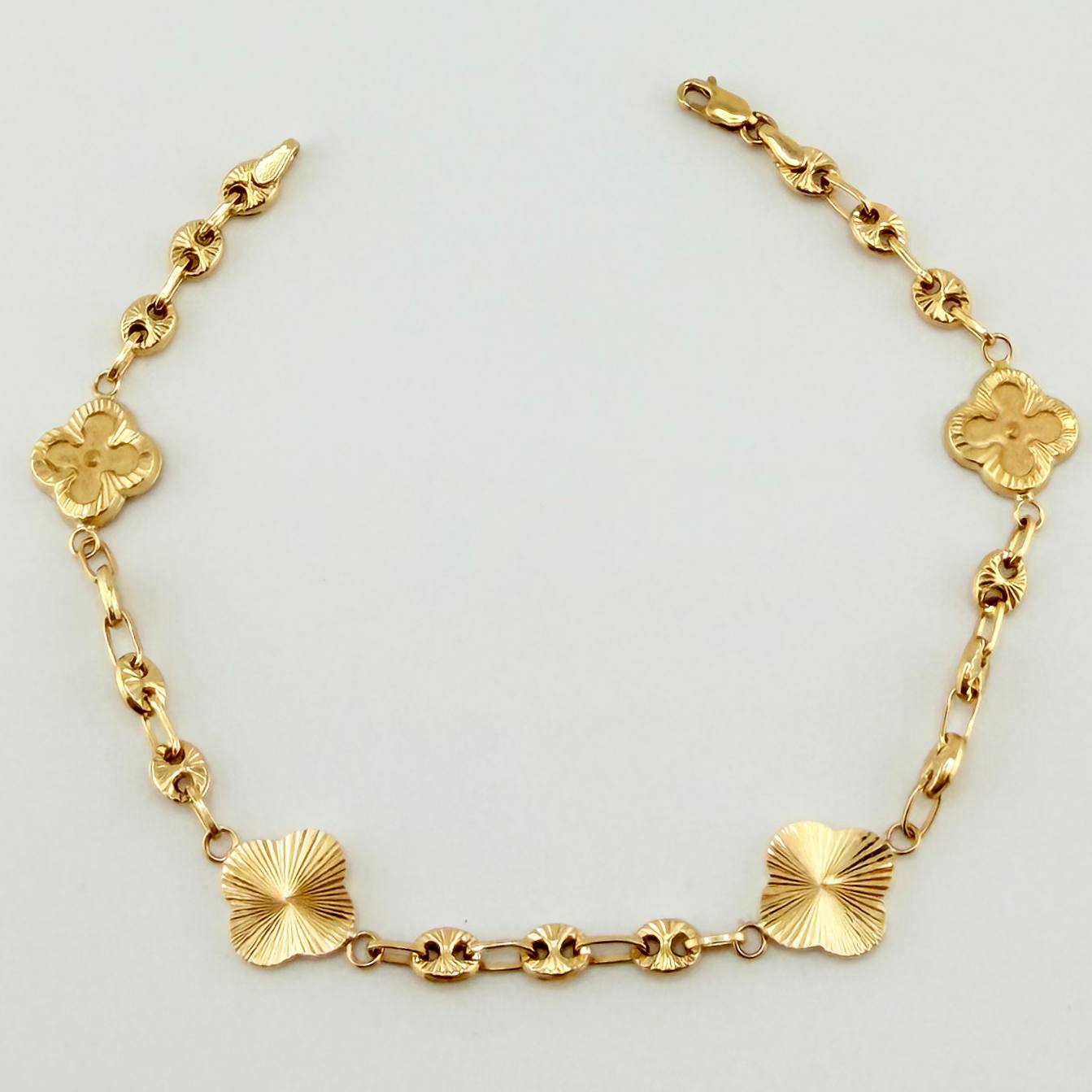 Bracelet GC Golden Clover 4.85gr / 7 3/4 in / 10mm 18K Yellow Gold