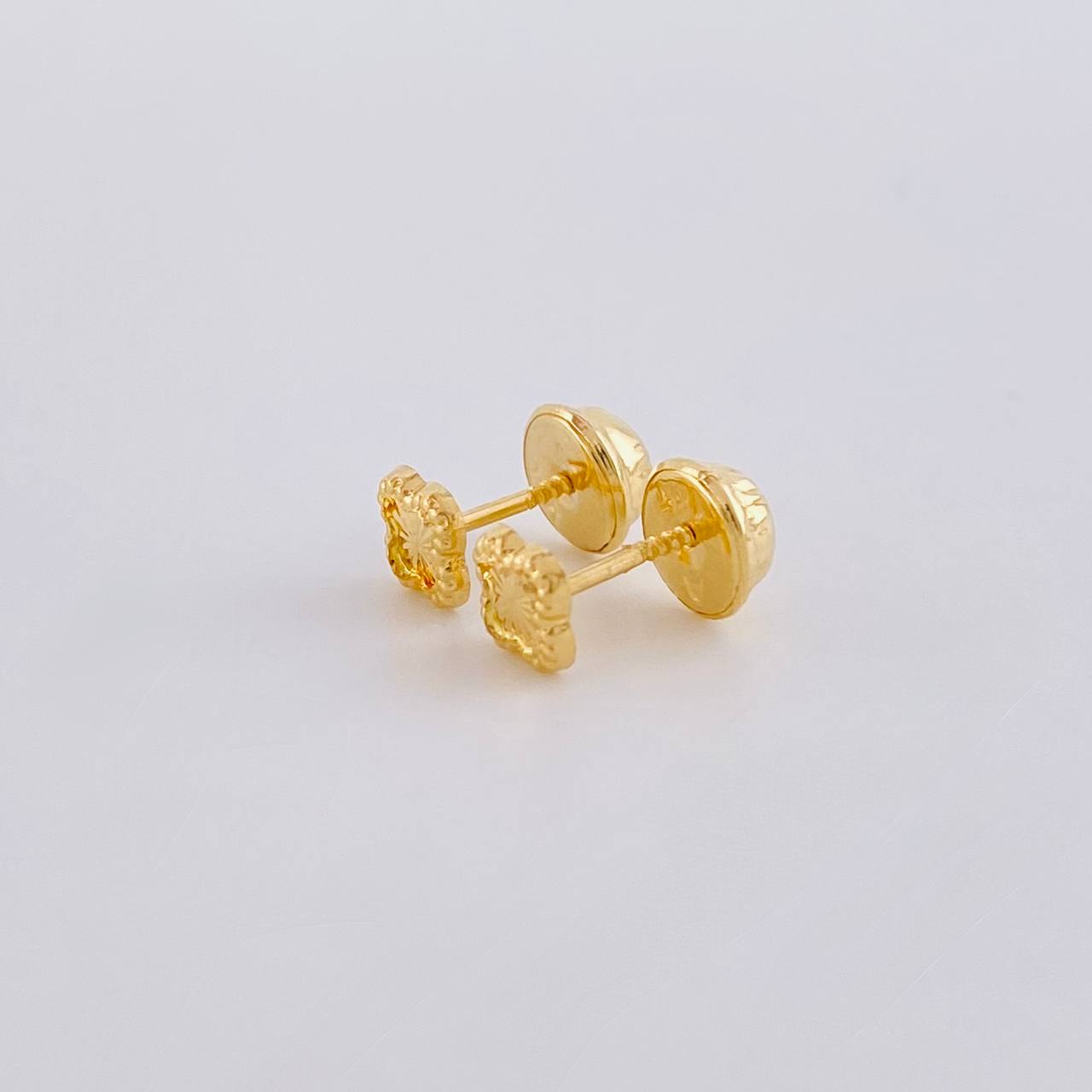 Topos Trebol 0.45 g / in / 4.5 mm Oro Amarillo 18K