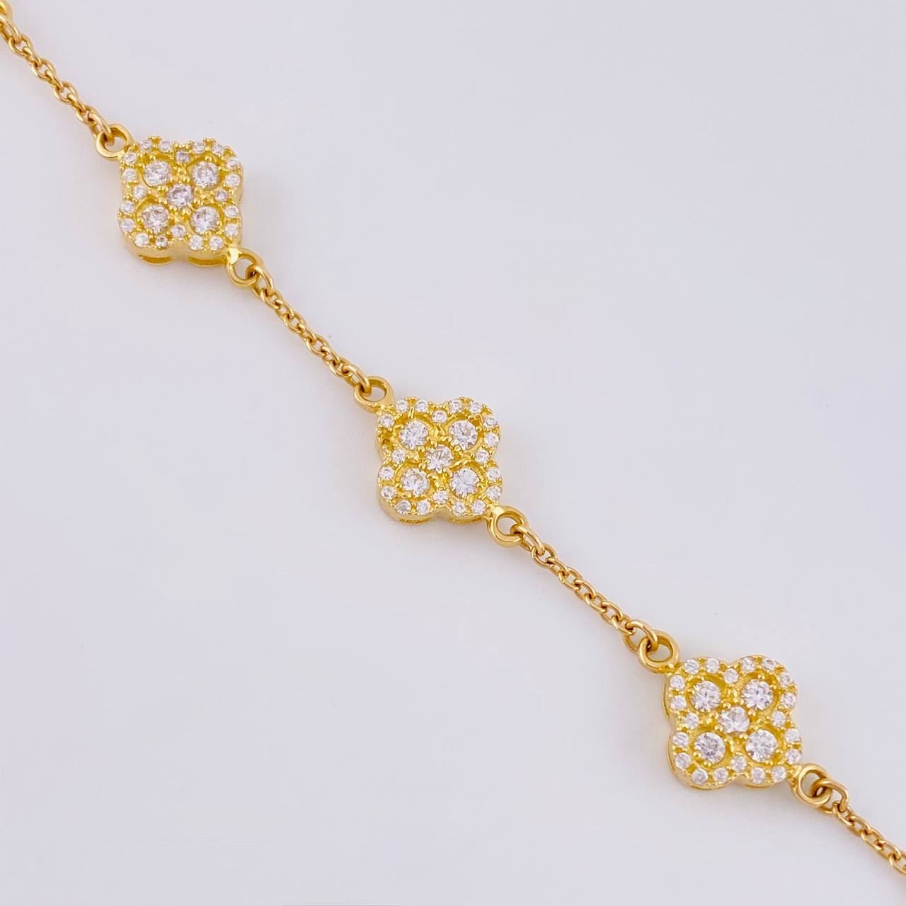 Pulso Aro Seguido Flor Trebol 6.8 g / 7 in / 9.7 mm Oro Amarillo 18K
