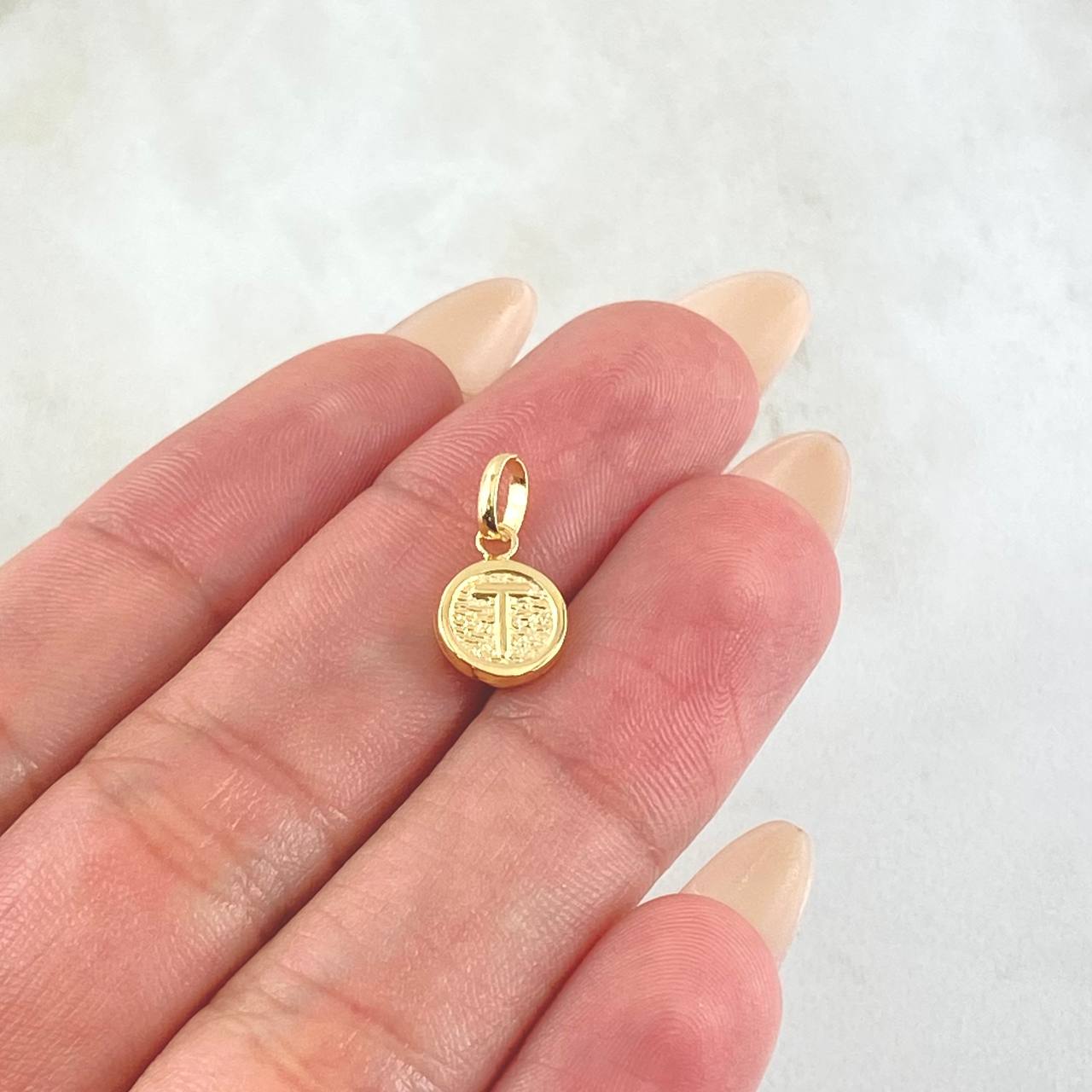 Pendant Letter T 0.4gr / 0.5in / 18K Gold
