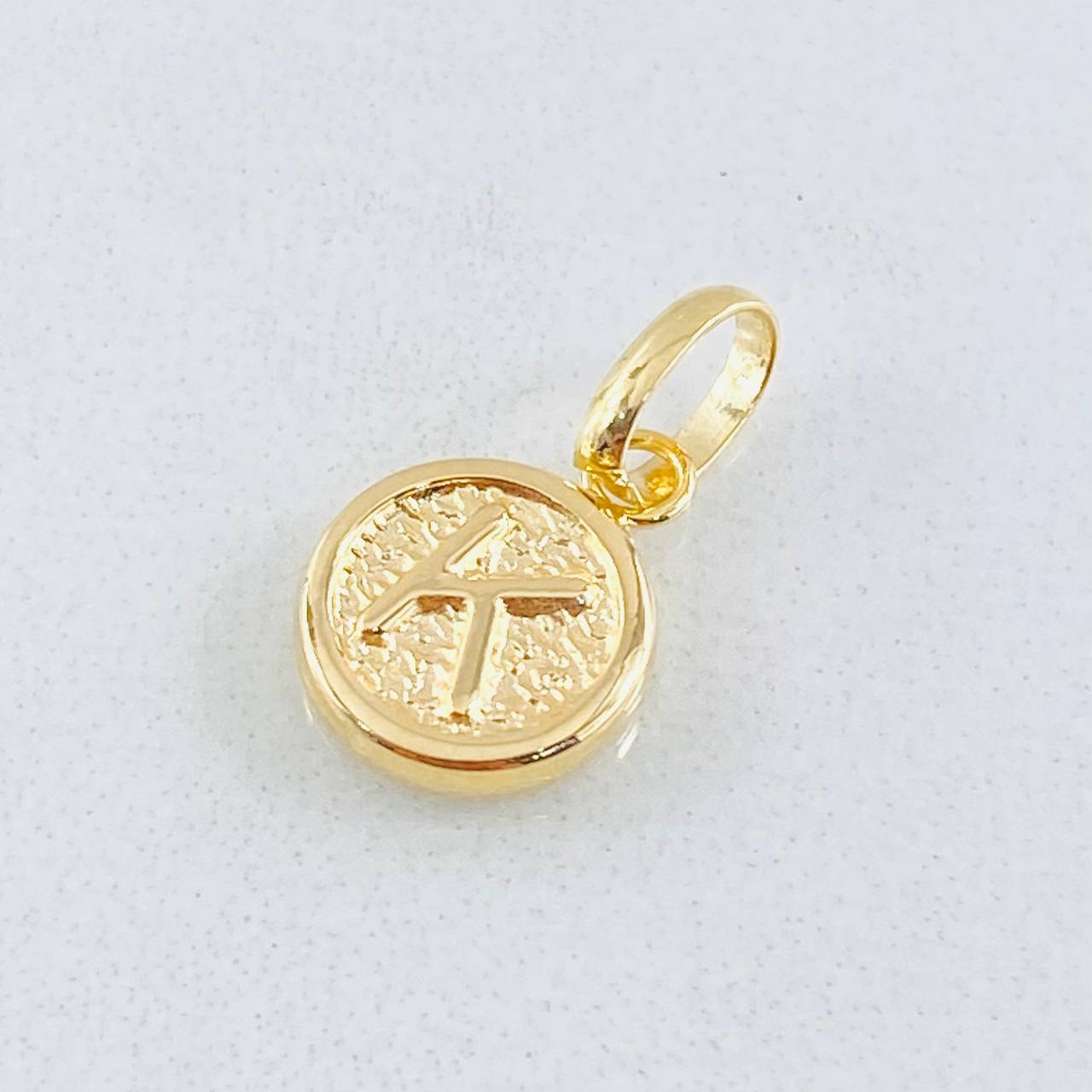 Pendant Letter K 0.4gr / 0.6in / 18K Gold