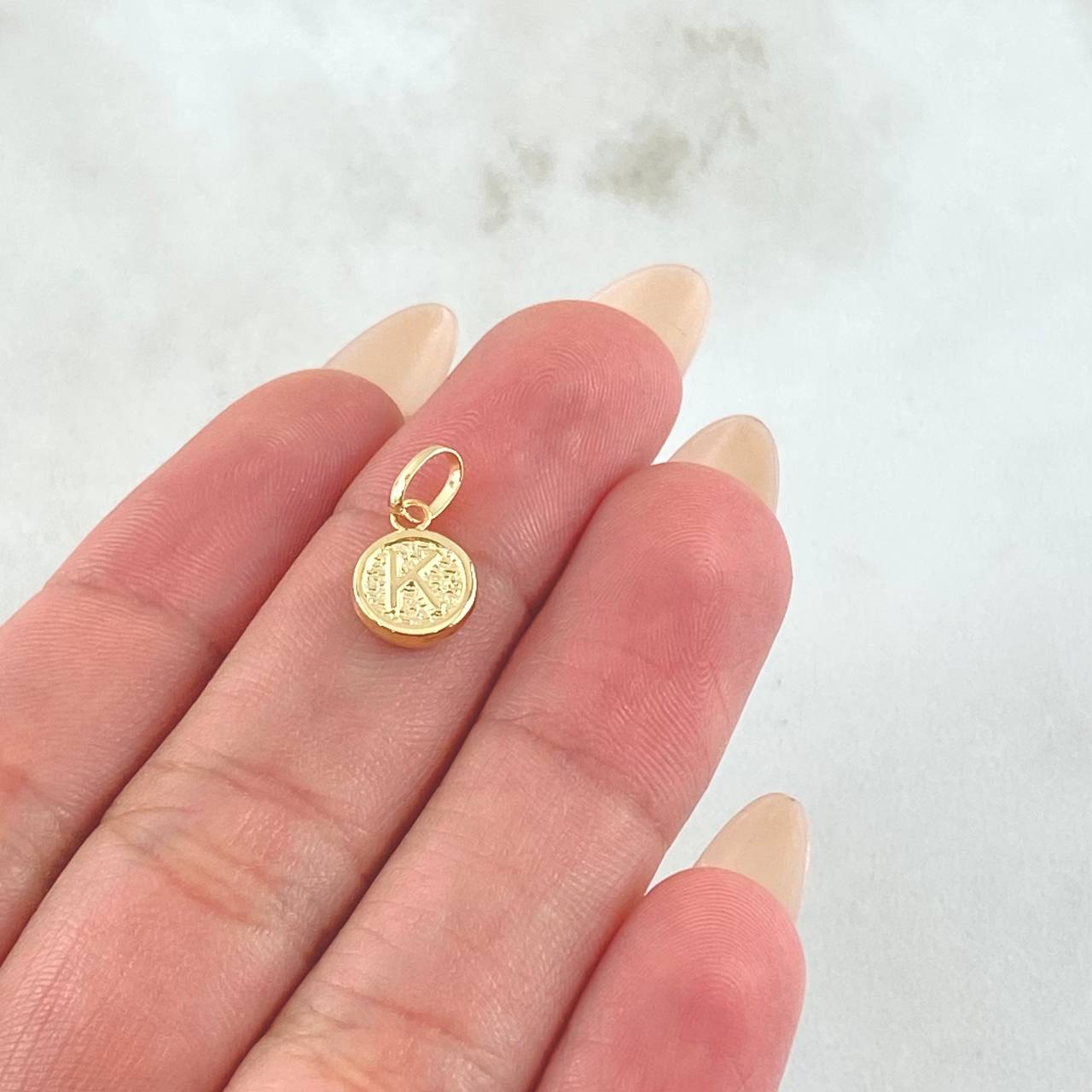 Dije Letra K 0.4gr / 1/2 in / Oro Amarillo 18K