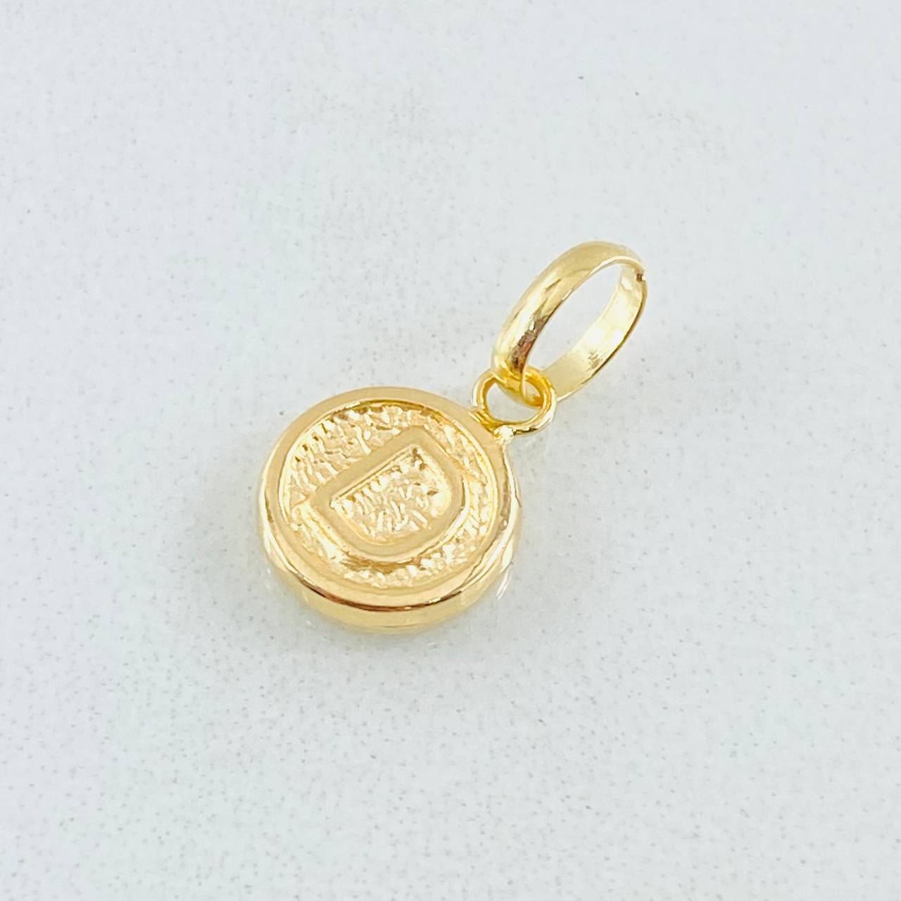 Pendant Letter D 0.35gr / 0.6in / 18K Gold