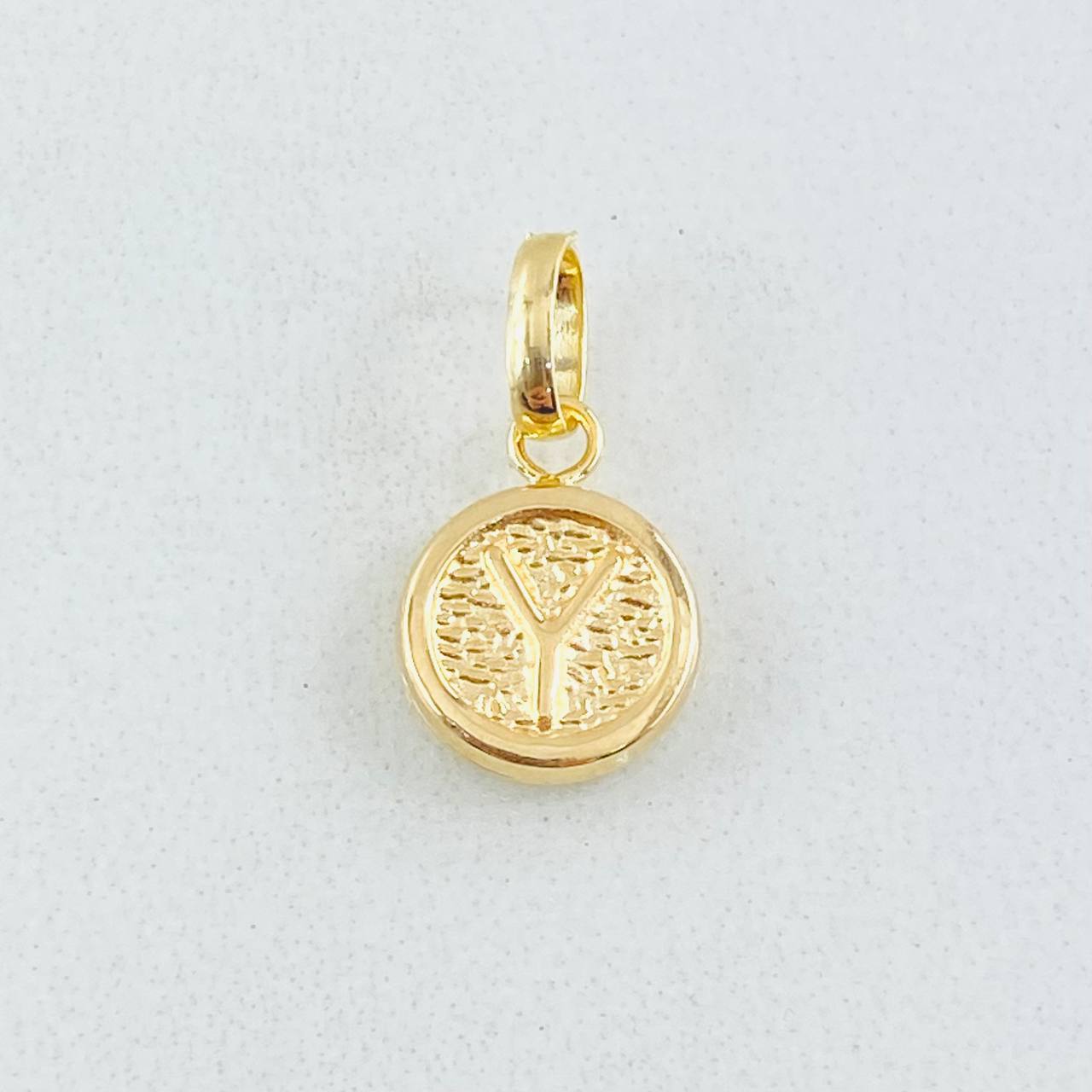 Dije Letra Y 0.4gr / 1/2 in / Oro Amarillo 18K
