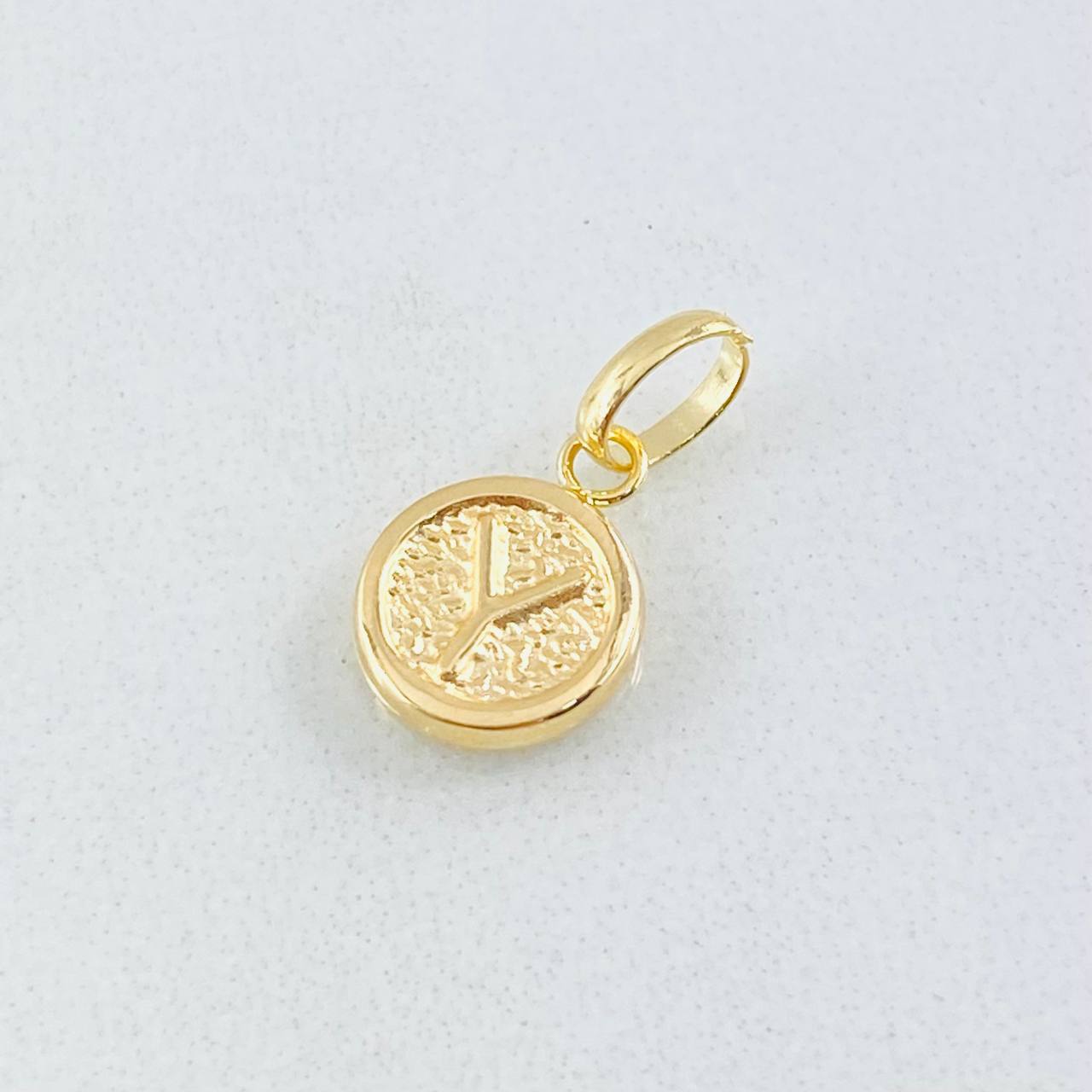 Dije Letra Y 0.4gr / 1/2 in / Oro Amarillo 18K
