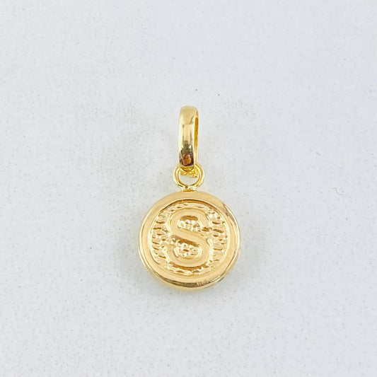 Dije Letra S 0.35gr / 1/2 in / Oro Amarillo 18K