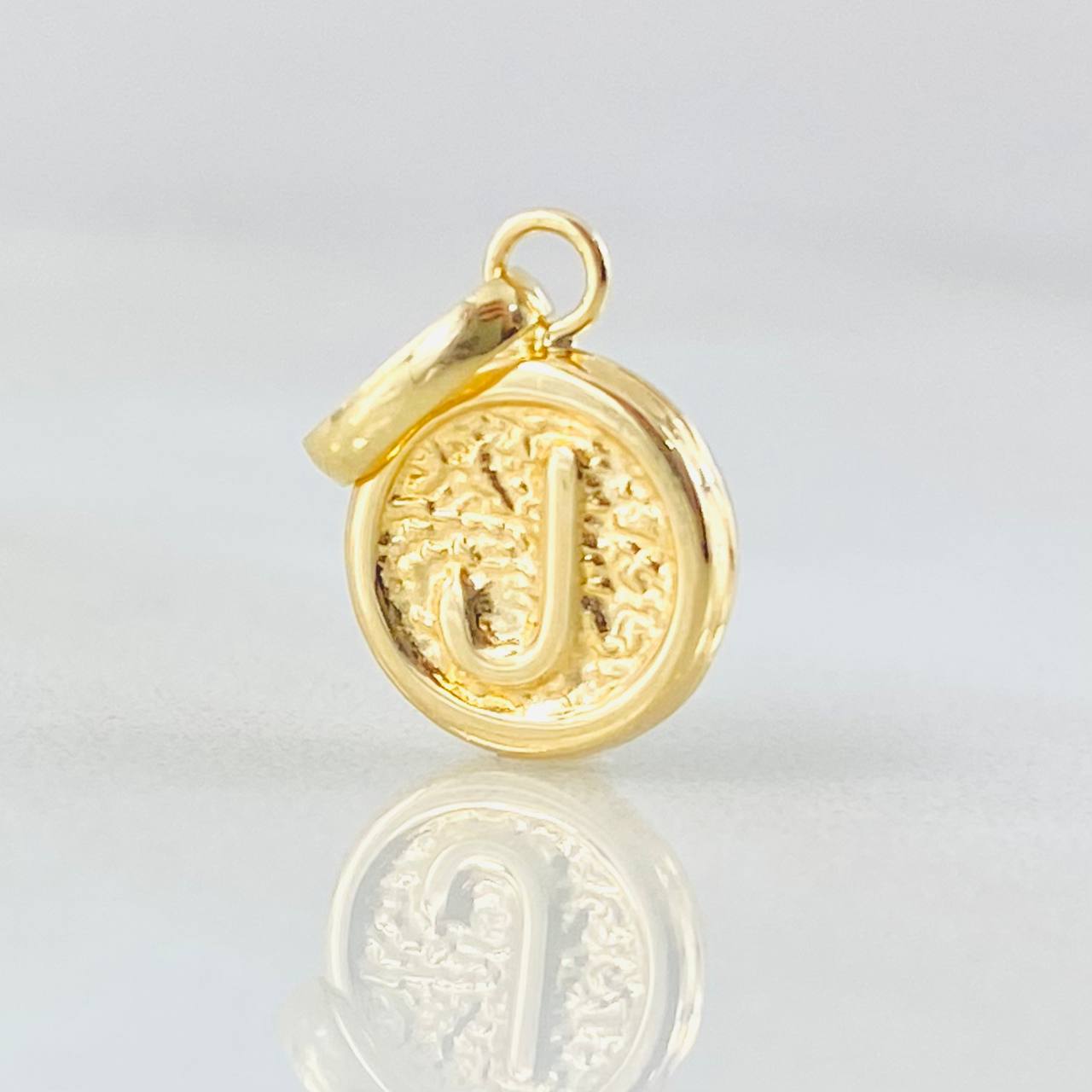 Pendant Letter J 0.35gr / 0.6in / 18K Gold
