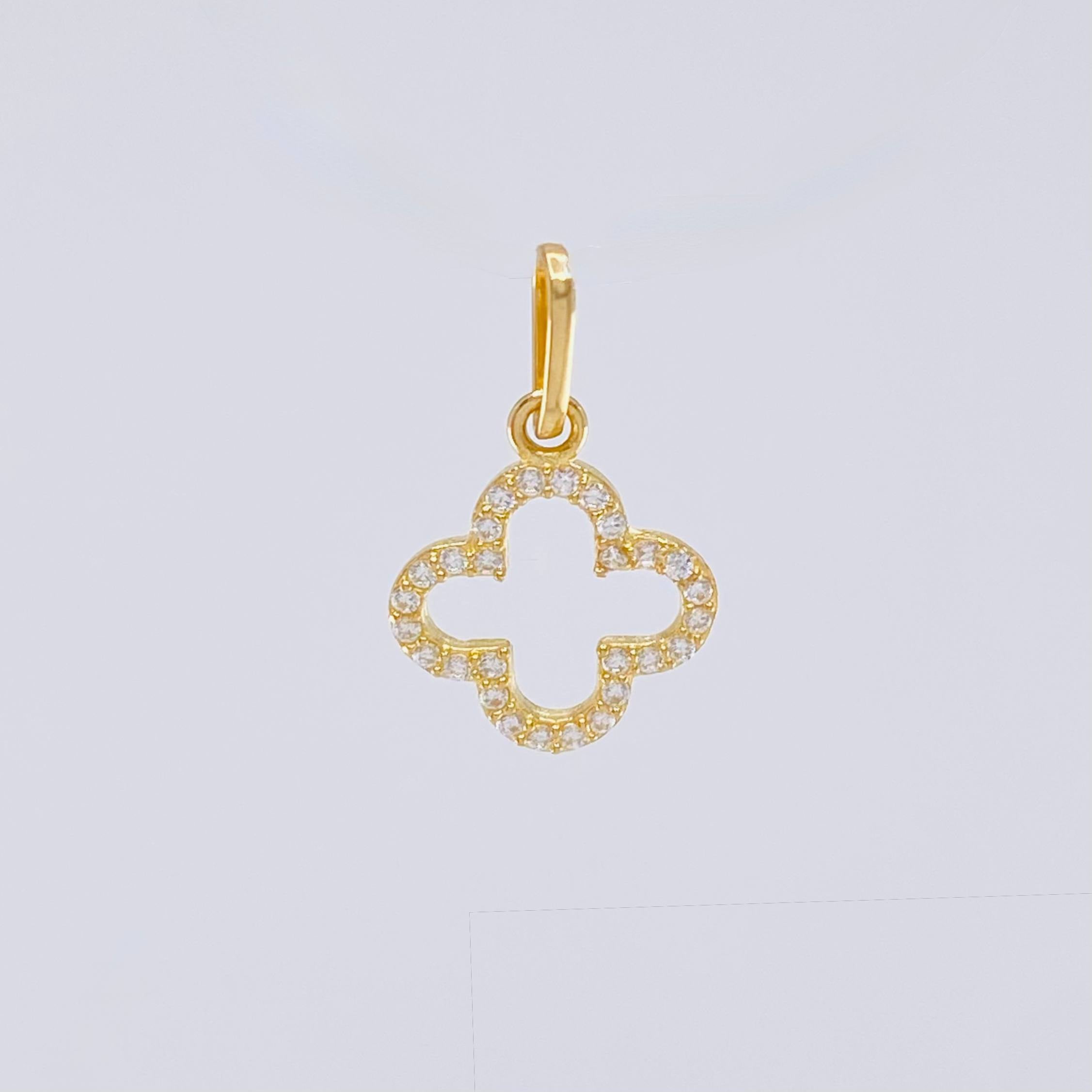 Dije Crúz Suiza 0.65 g / 3/4 in Oro Amarillo 18K