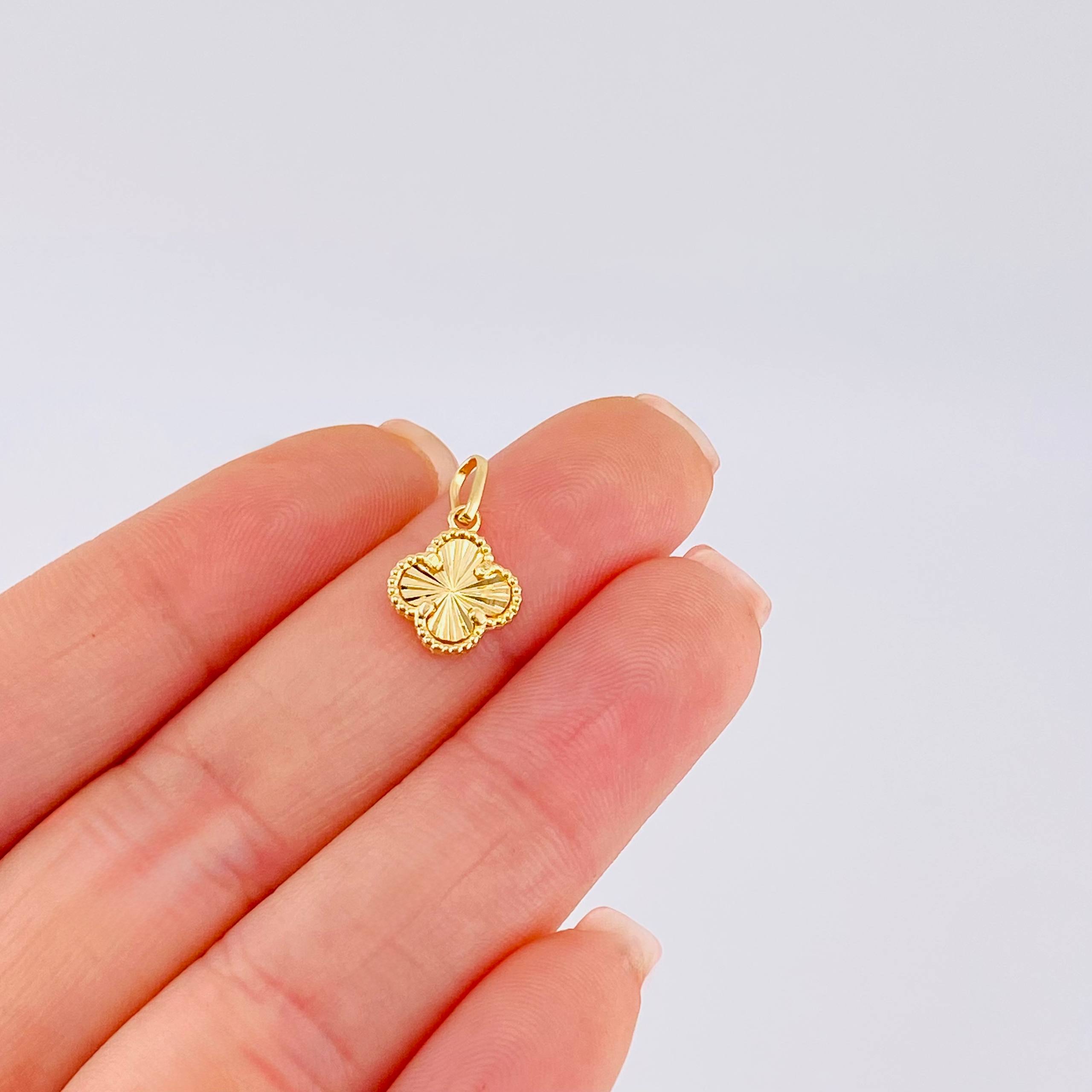 Golden Clover Pendant 0.8gr / 3/4 in / Yellow Gold Nac.Esp. 18K ©