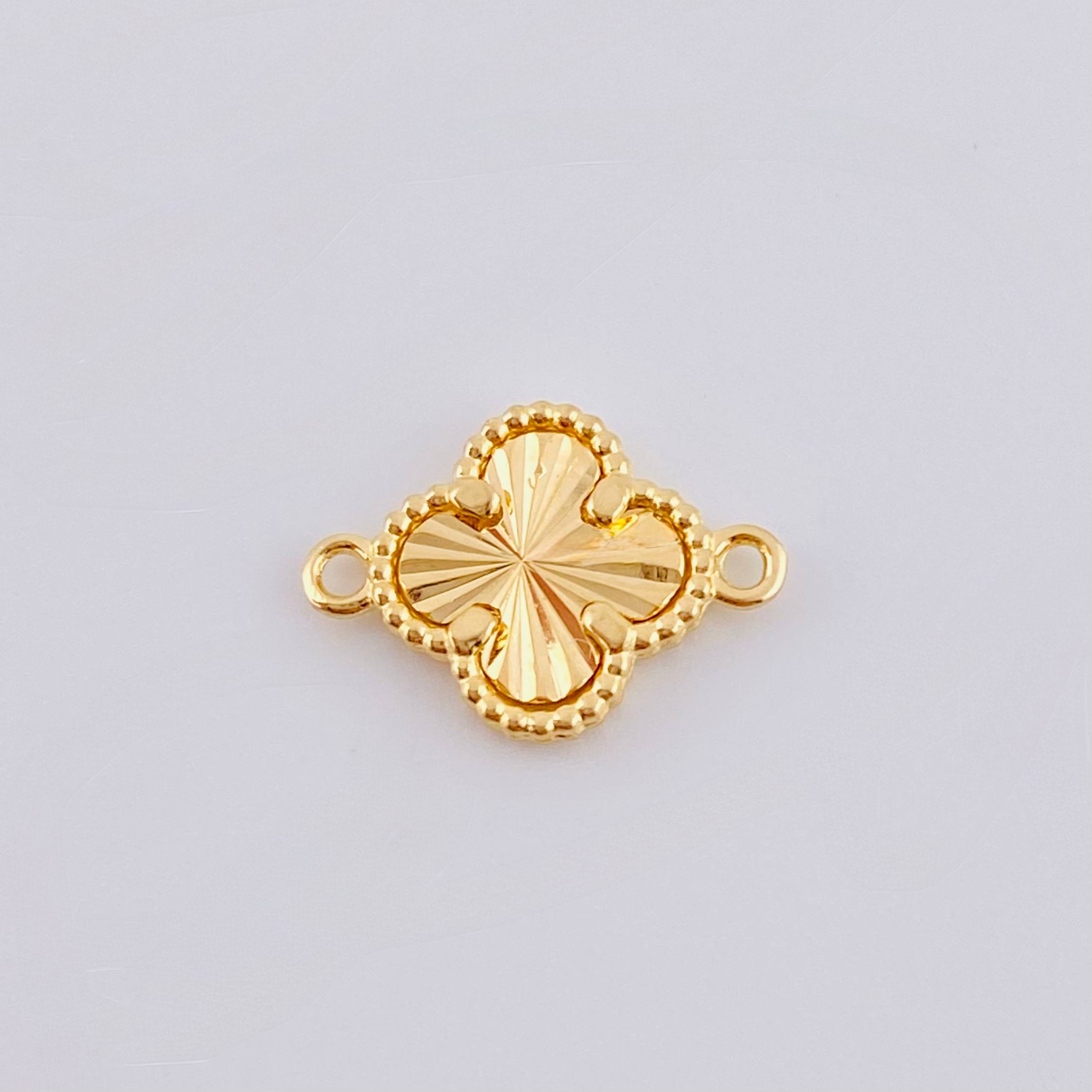Golden Clover Charm 0.75gr / 1/2 in / Yellow Gold Nac.Esp. 18K ©