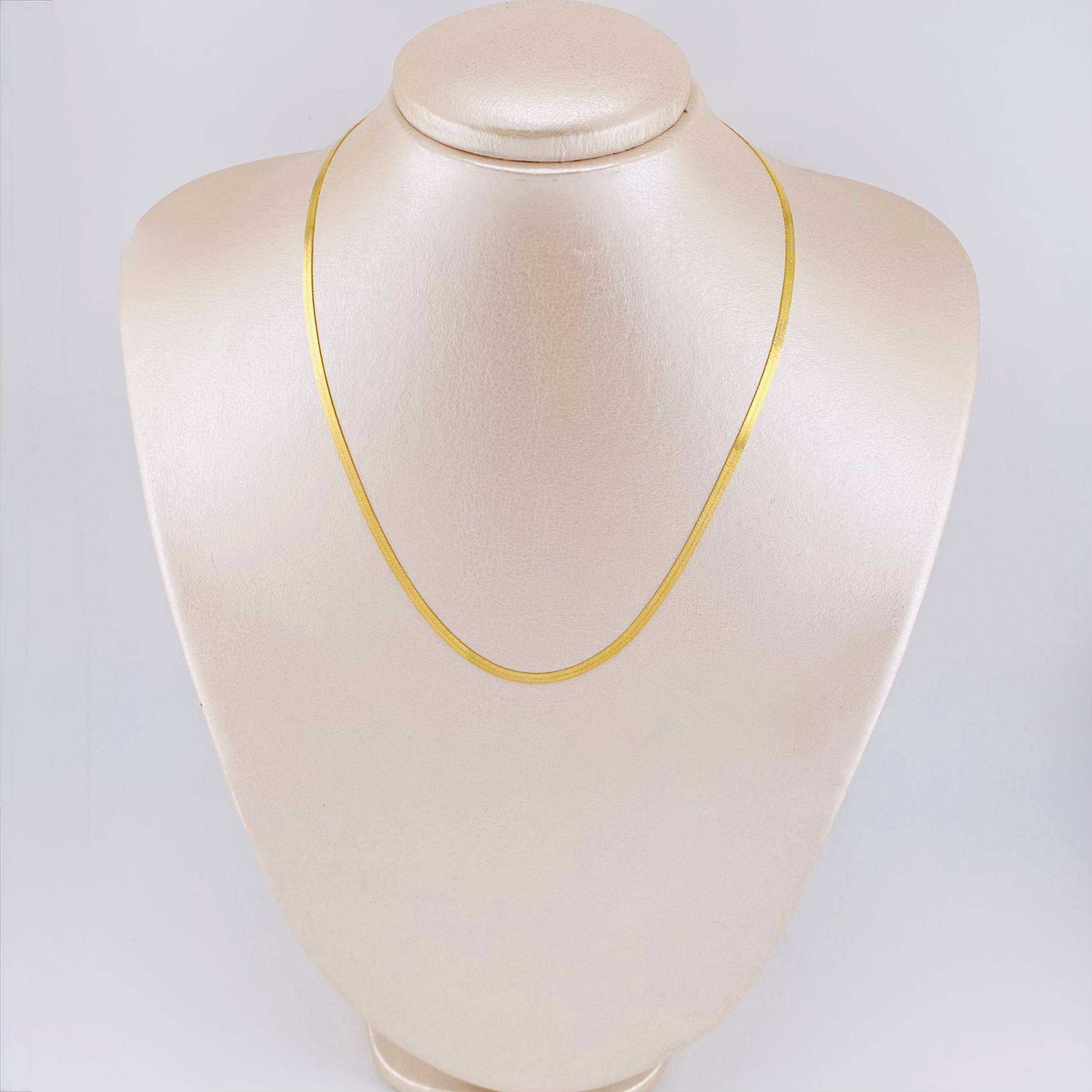 Herringbone Chain 3.65gr / 15 3/4 in / 2.4mm Yellow Gold +3 18K *