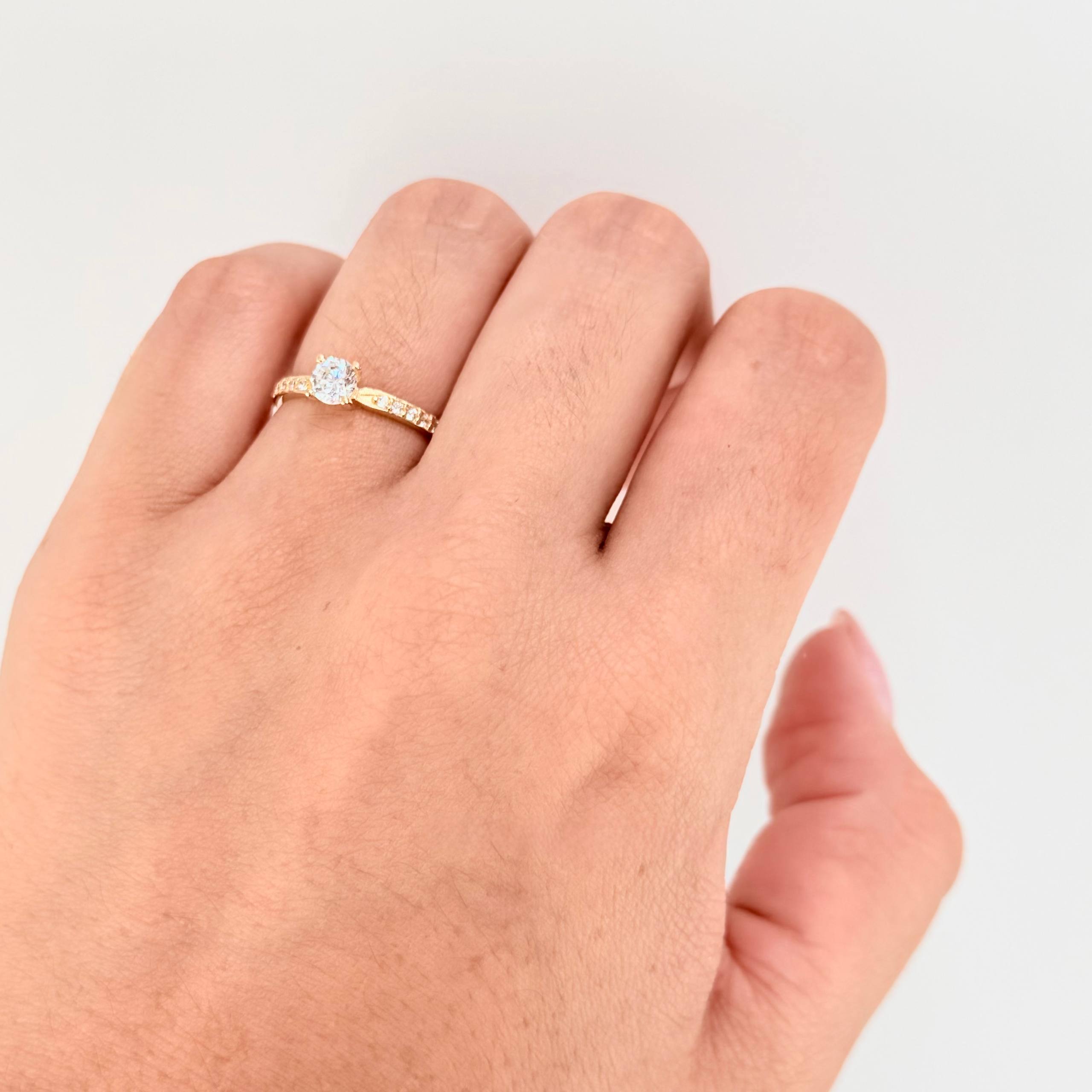 Anillo Solitario Tupido 1.5gr / T6 1/4 / Oro Amarillo 18K ©