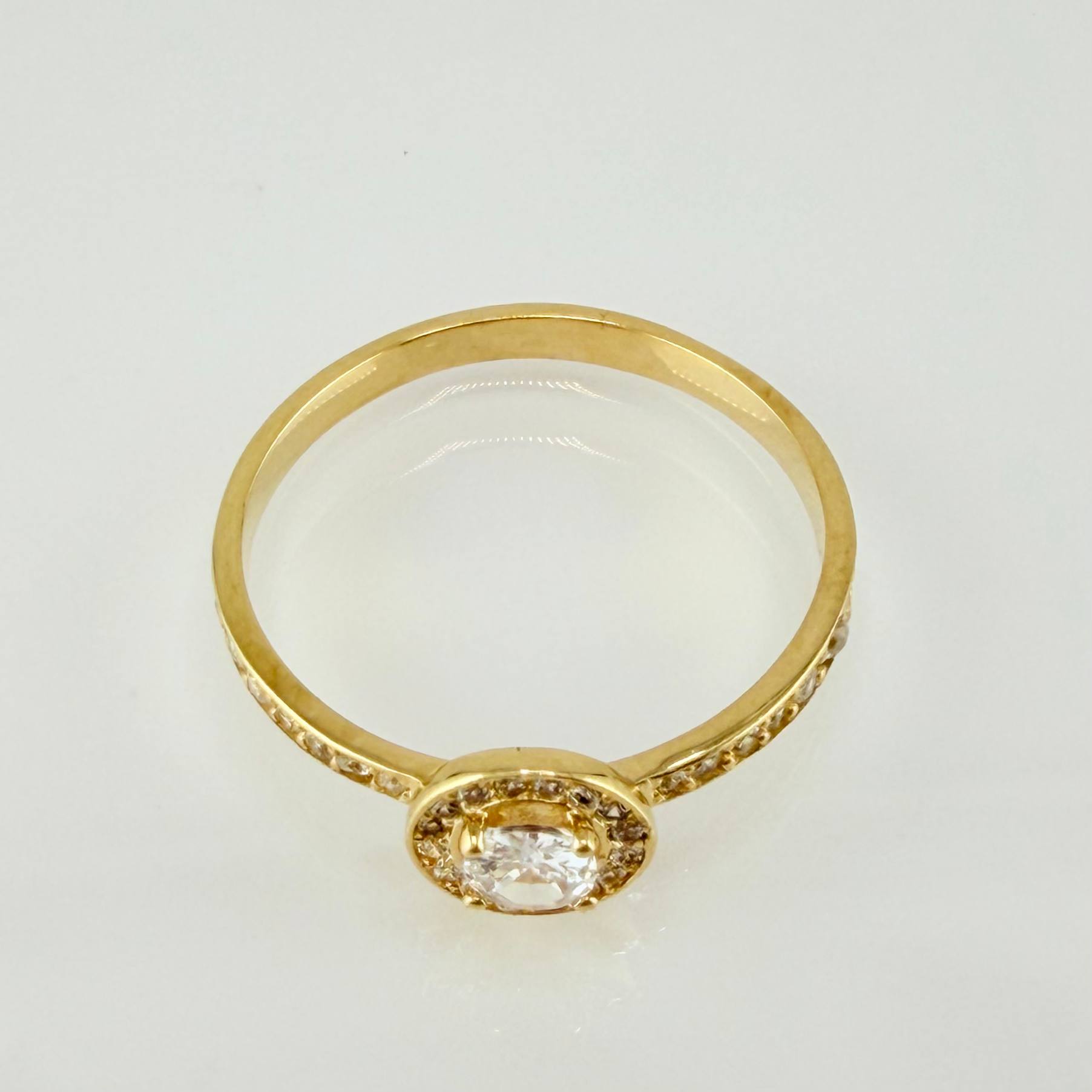 Anillo Halo Circular 2.25gr / T8 / Oro Amarillo 18K ©