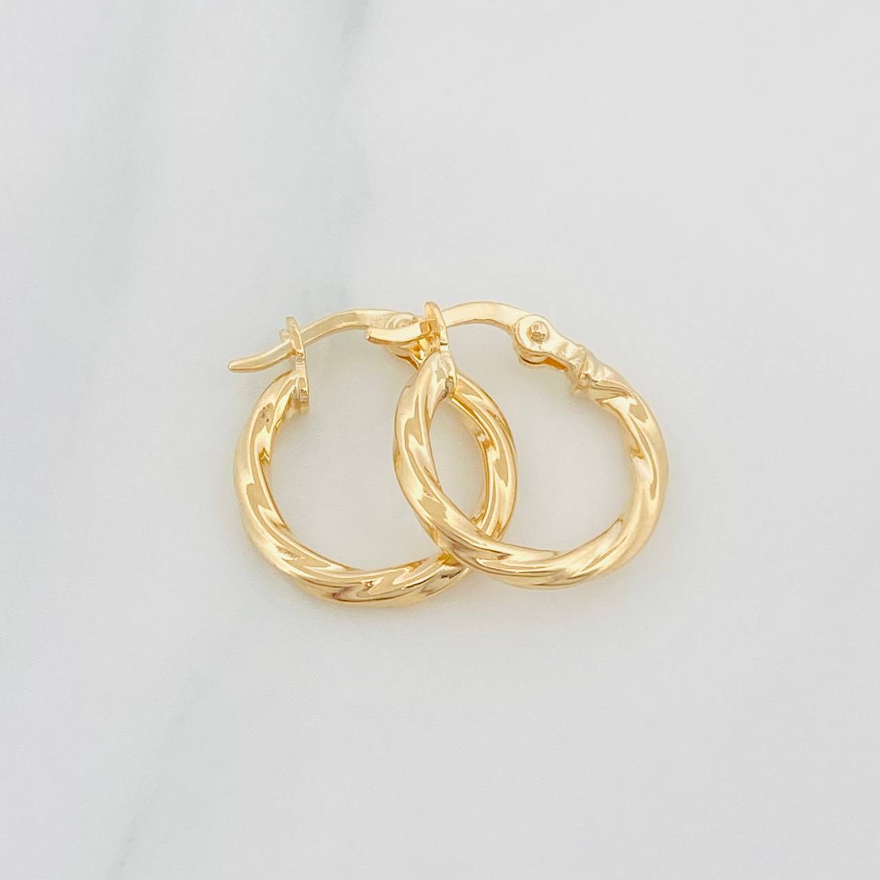 Candongas Kari 1.1 g / 3/4 in Oro Amarillo 18K