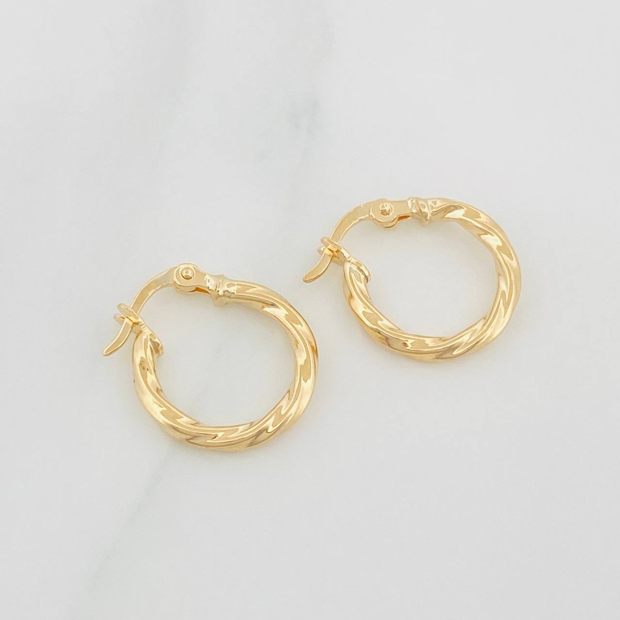 Candongas Kari 1.1 g / 3/4 in Oro Amarillo 18K