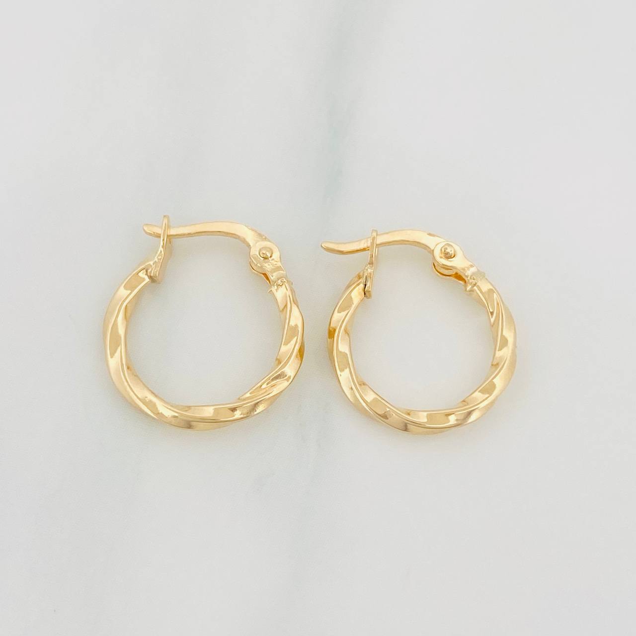 Candongas Kari 1.15 g / 1/2 in Oro Amarillo 18K