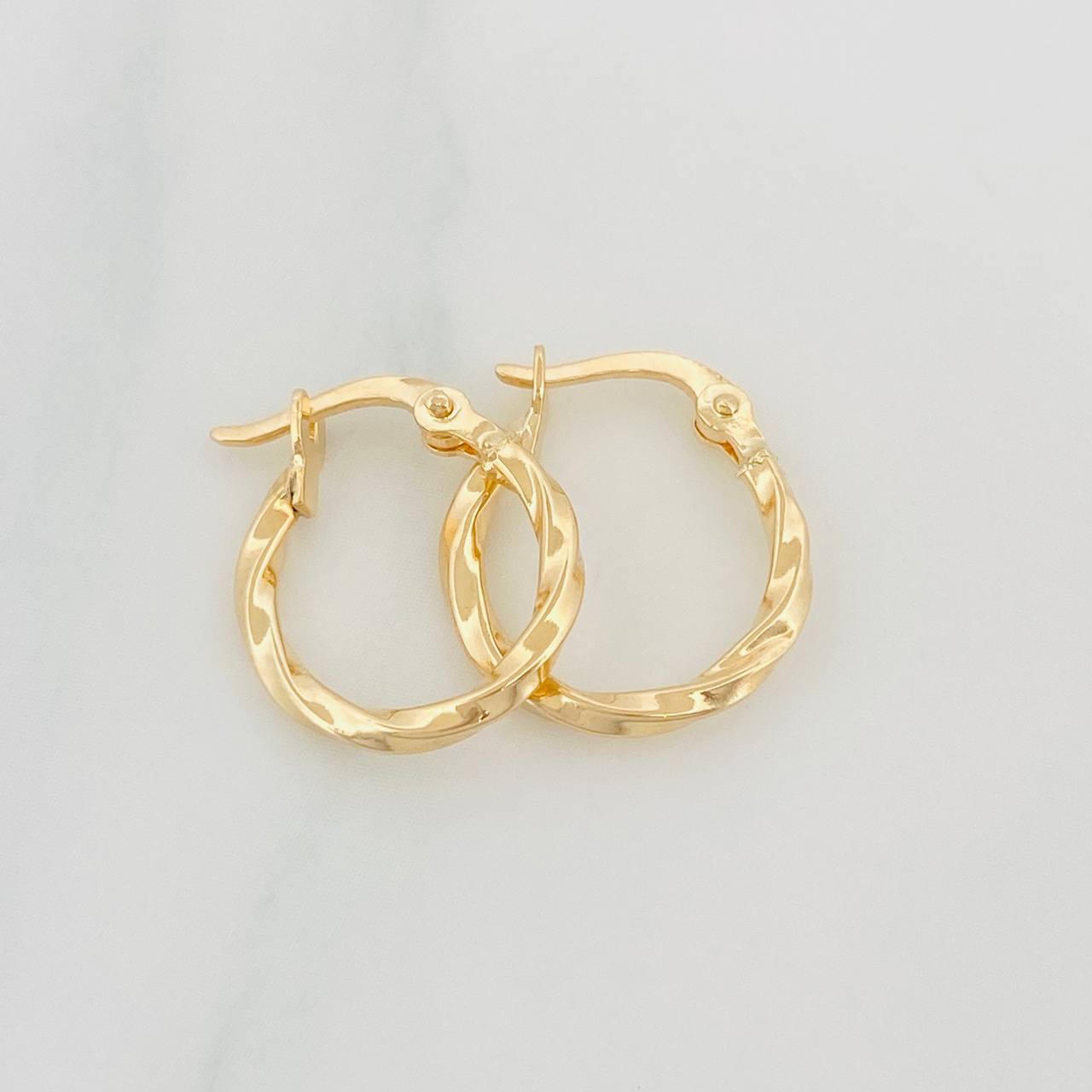 Candongas Kari 1.15 g / 1/2 in Oro Amarillo 18K