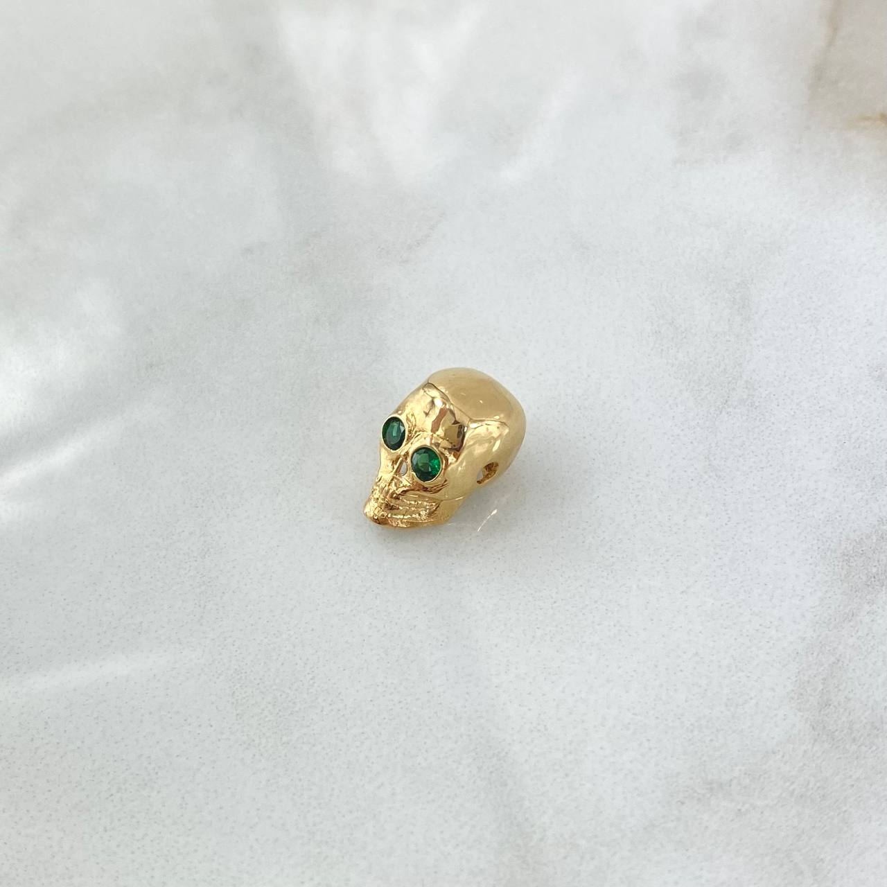 Herraje Calavera 2.6gr / 1.2cm / Circones Verdes Oro Amarillo 18K *