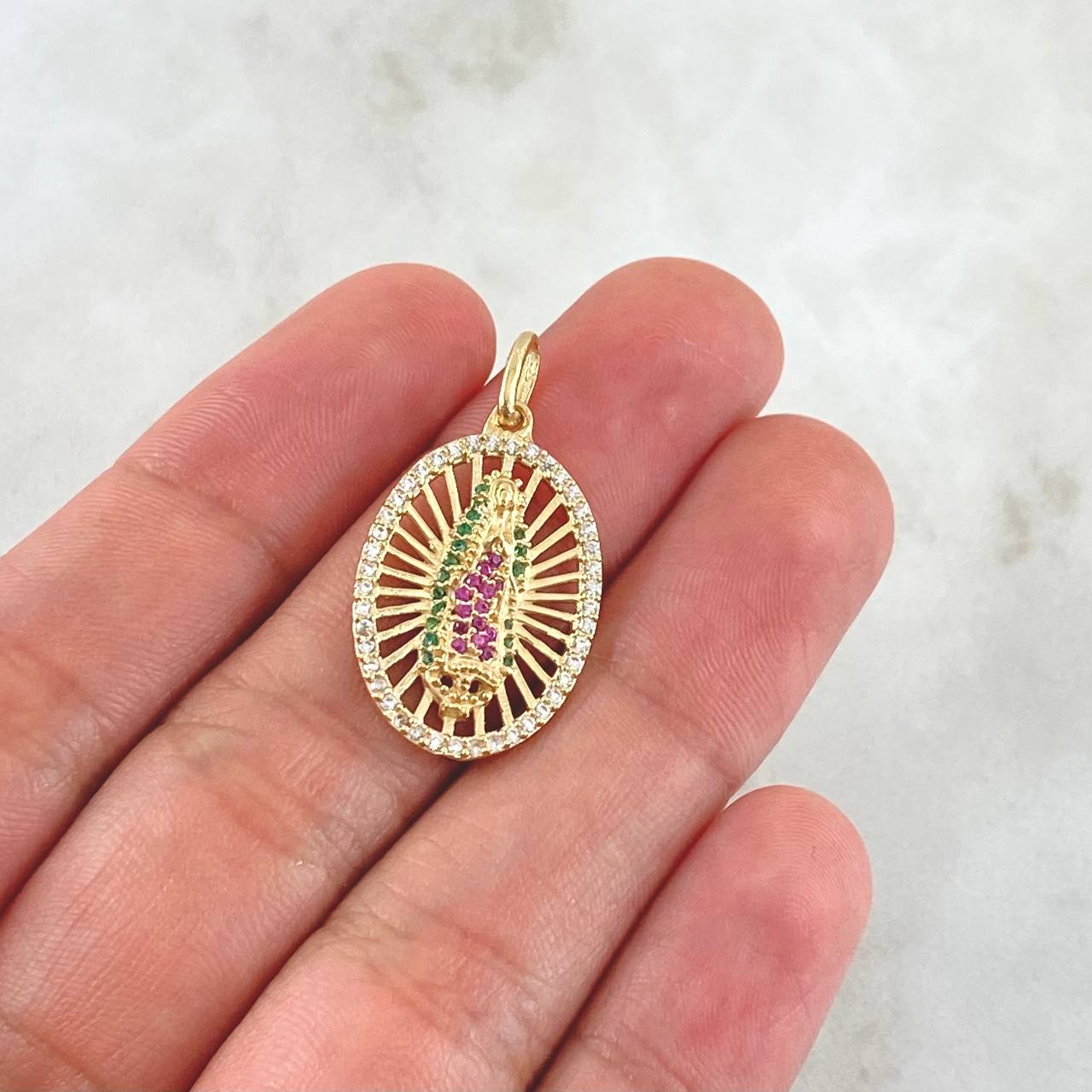 Dije Virgen Guadalupe 2.6gr / 2.6cm / Circones Blancos Fucsias Verdes Oro Amarillo 18K