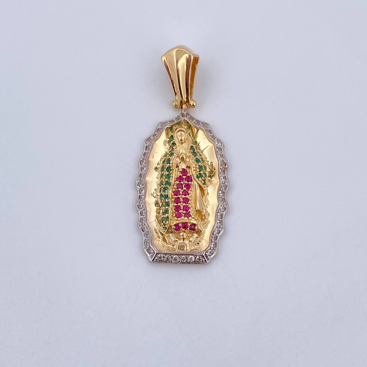 Dije Virgen Guadalupe 5.1gr / 3.6cm / Circones Fucsias Verdes Blancos Dos Oros Amarillo Blanco 18K &