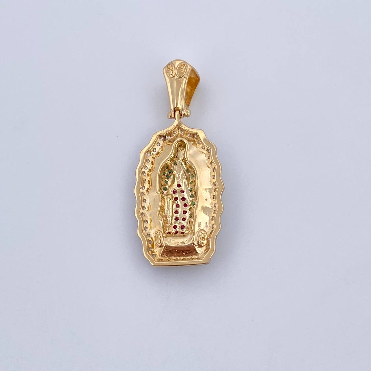 Dije Virgen Guadalupe 5.1gr / 3.6cm / Circones Fucsias Verdes Blancos Dos Oros Amarillo Blanco 18K &