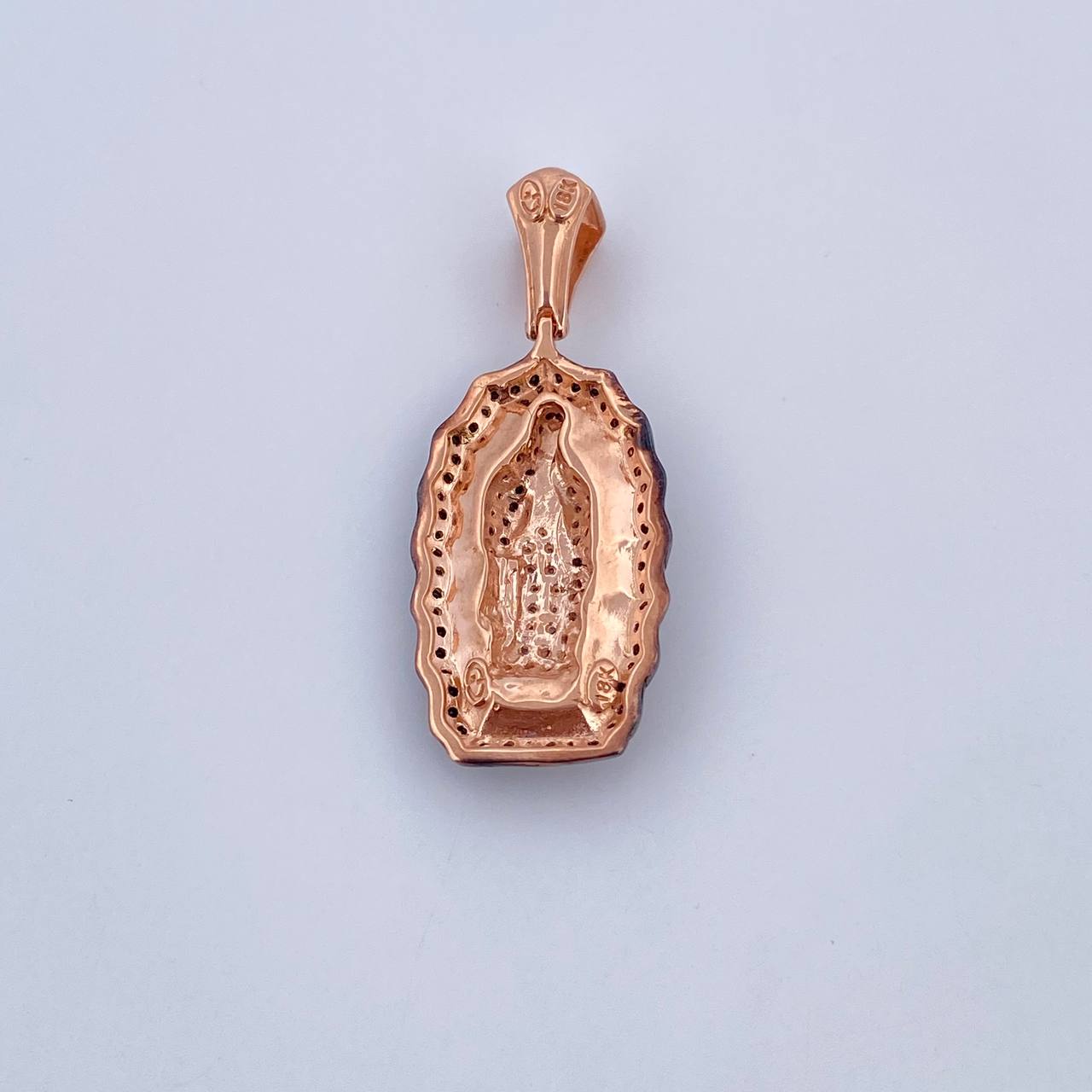 Dije Virgen Guadalupe 5.45gr / 3.6cm / Circones Negros Blancos Dos Oros Negro Rosa 18K &