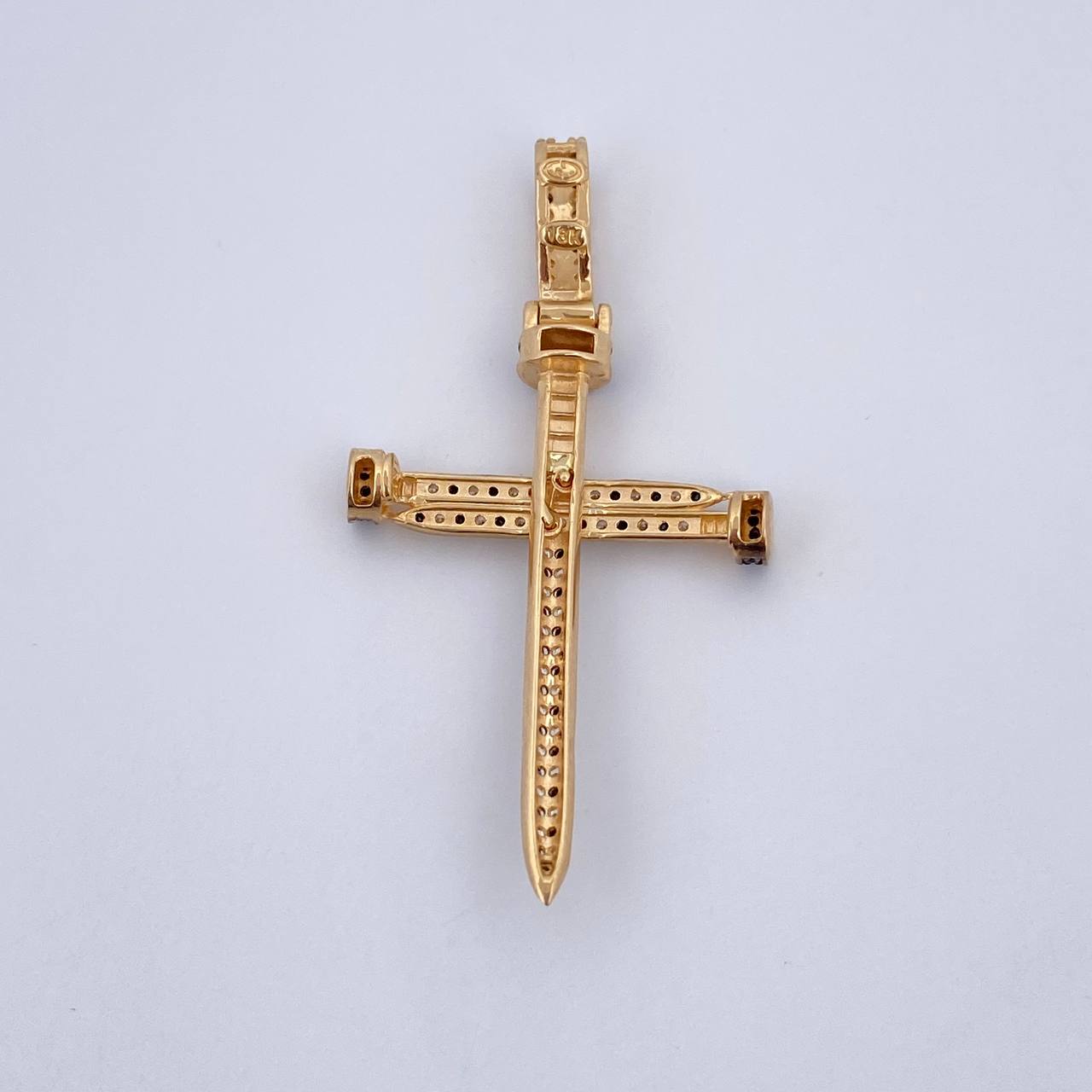 Dije Cruz Clavo 4.1gr / 4.6cm / Circones Negros Blancos Dos Oros Negro Amarillo 18K &